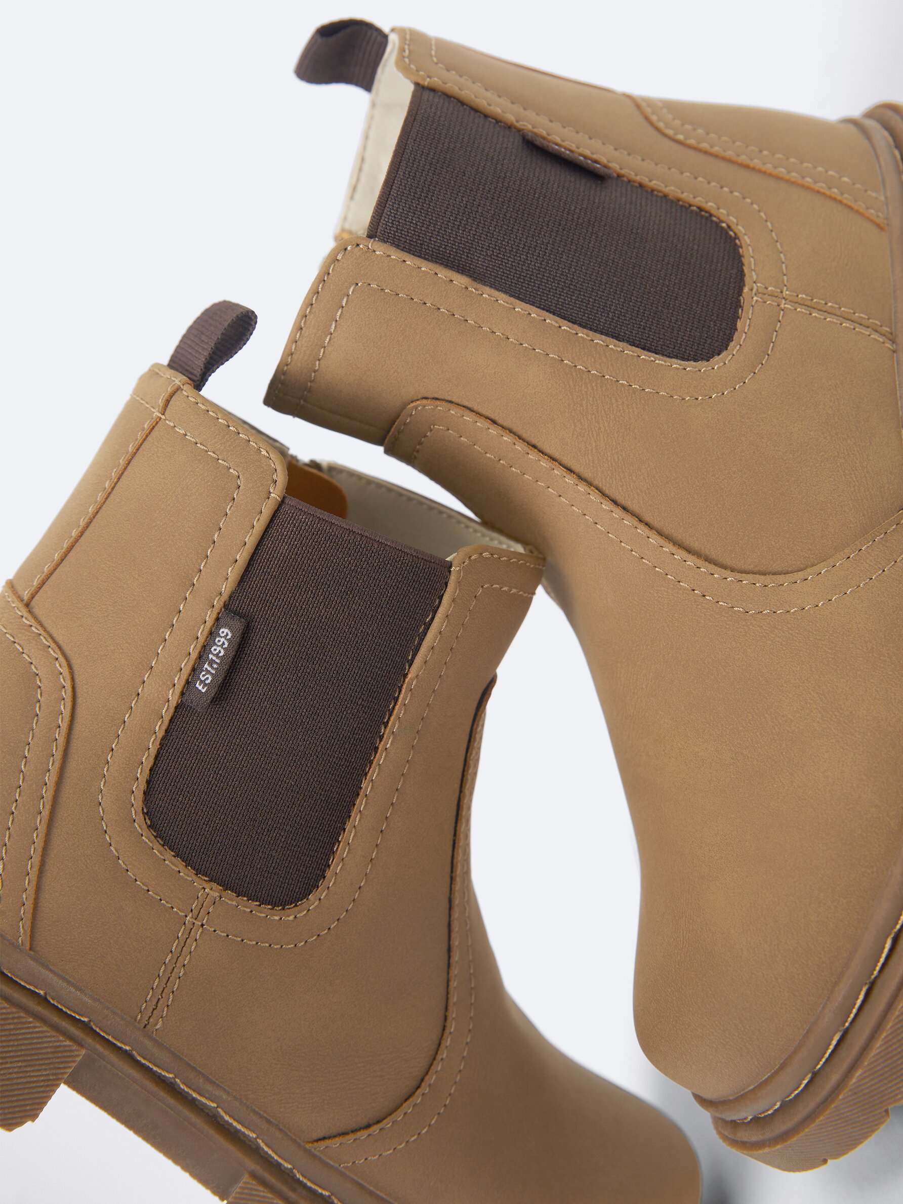 Tan chelsea outlet boots kids