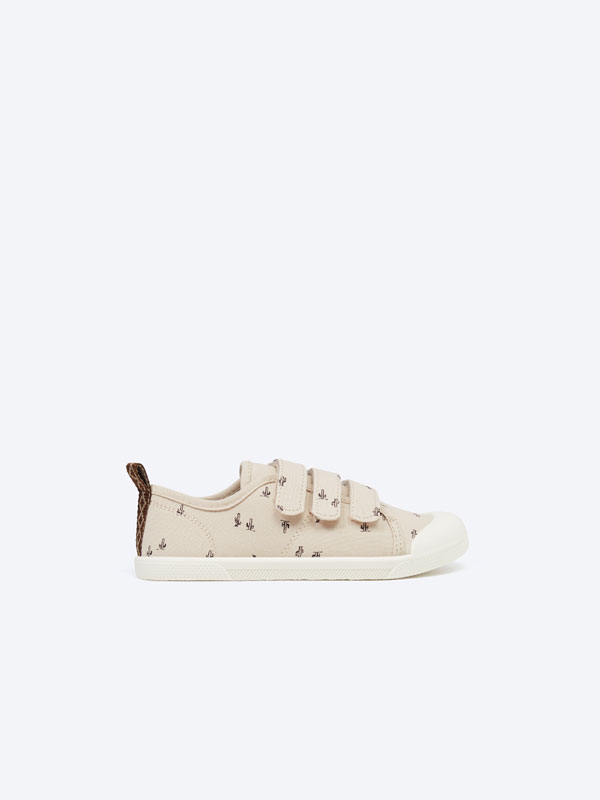 Printed sneakers with toecap