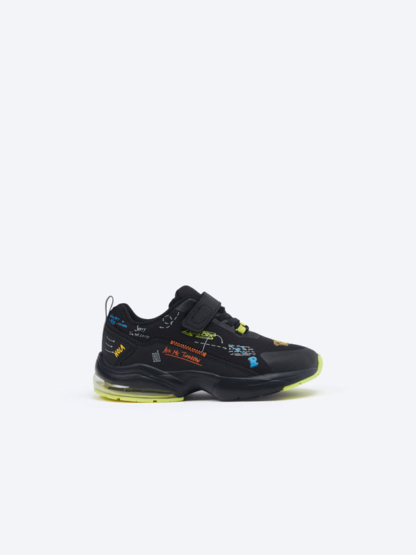 Sneakers with transparent heel