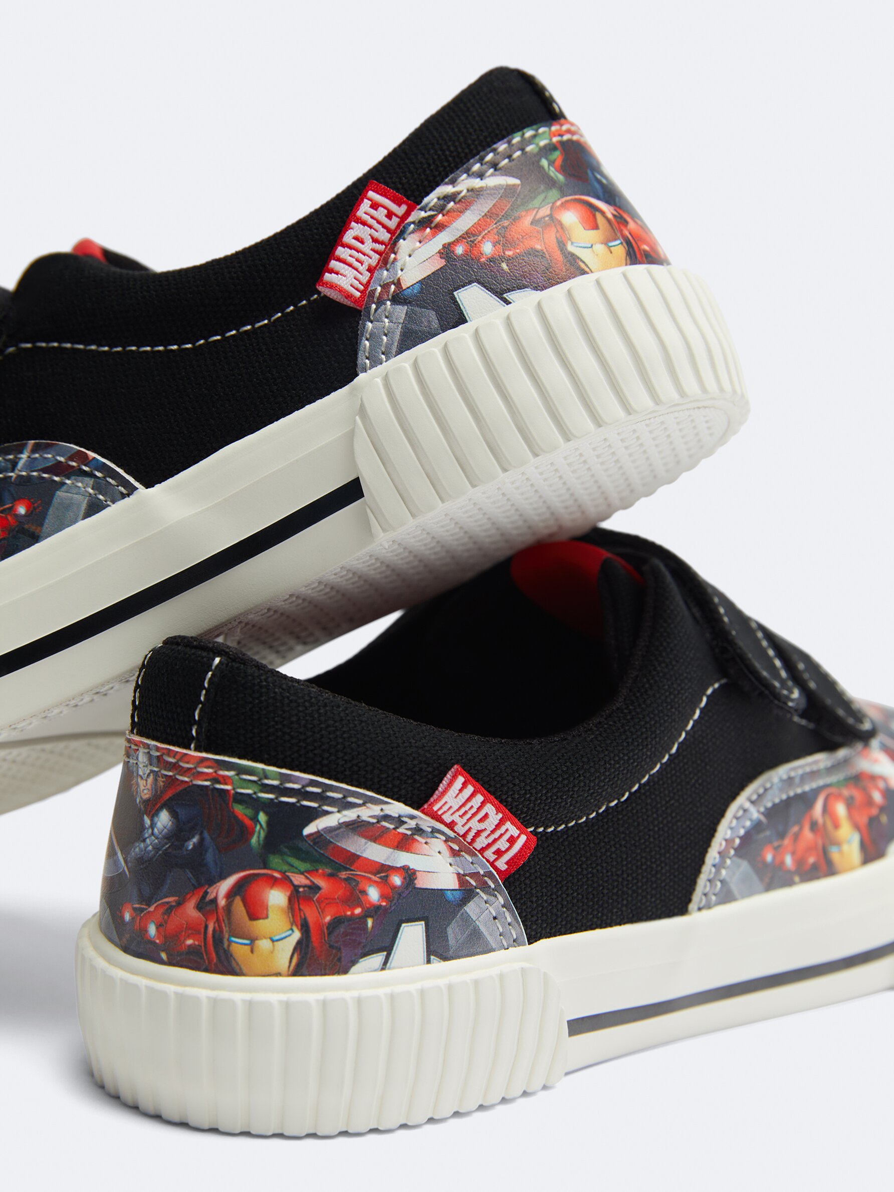 Sneakers cheap collabs avengers