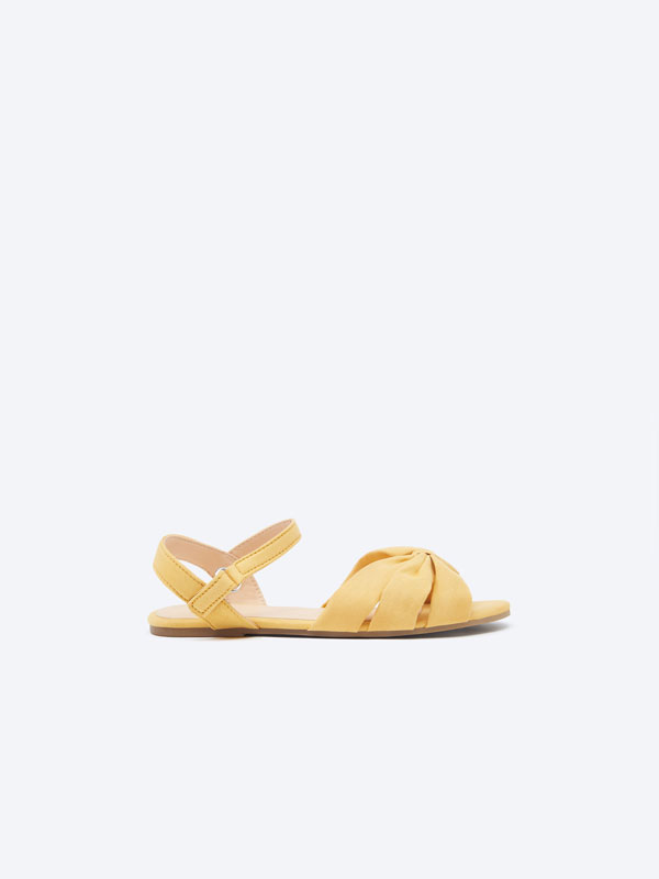 Sandals with knotted detail