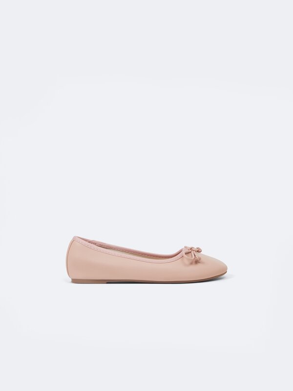 BALLET FLATS WITH BOW DETAIL