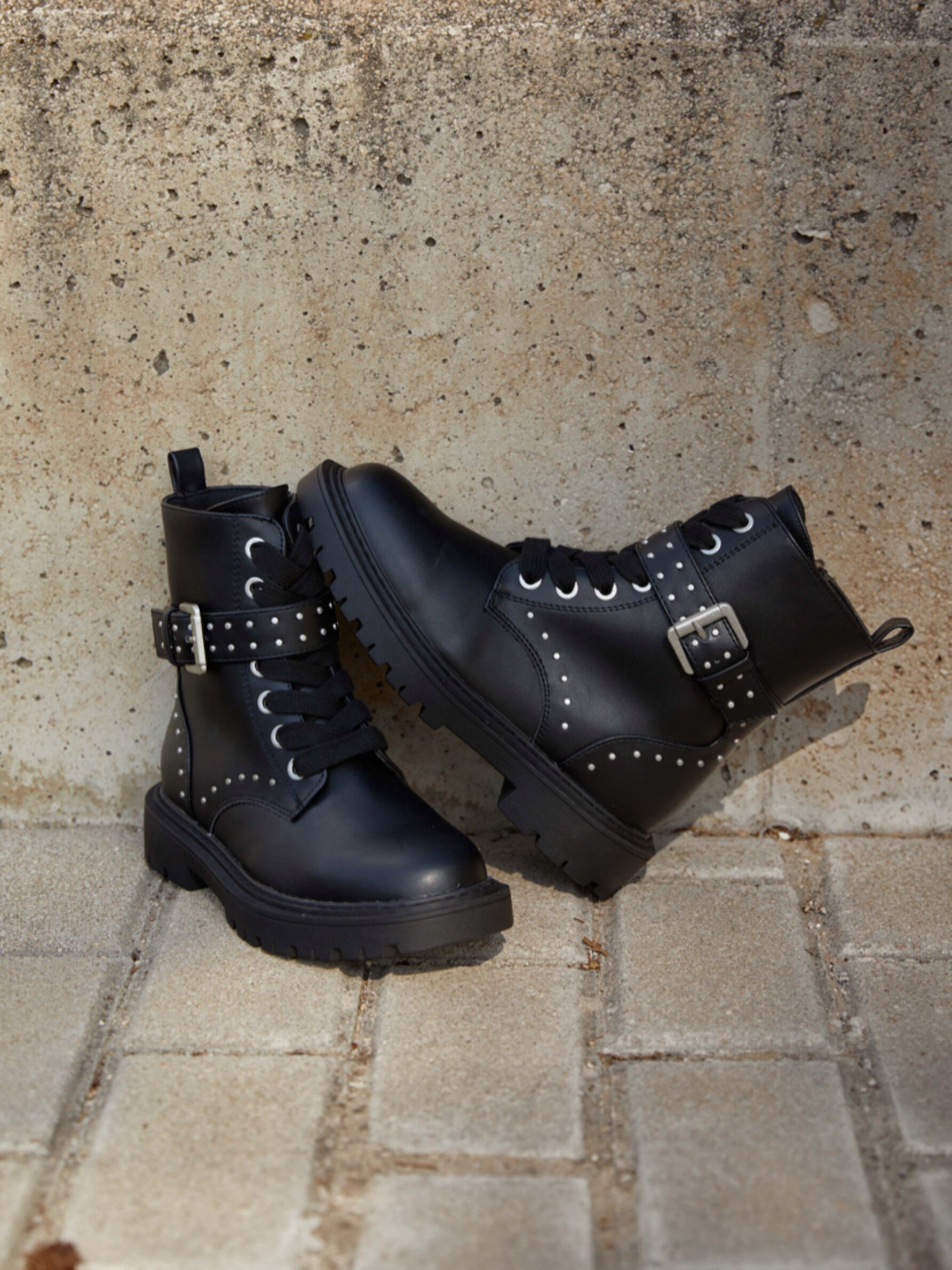 Kids 2025 studded boots