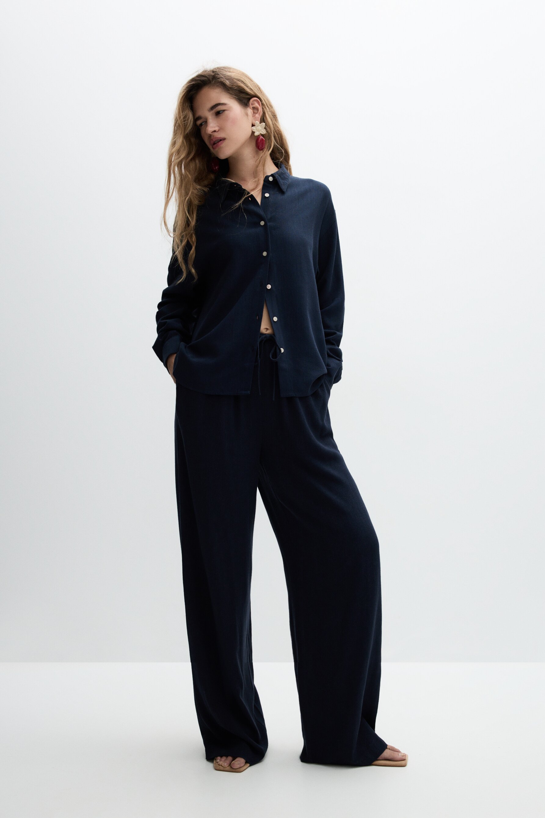 Pantalón rústico wide leg