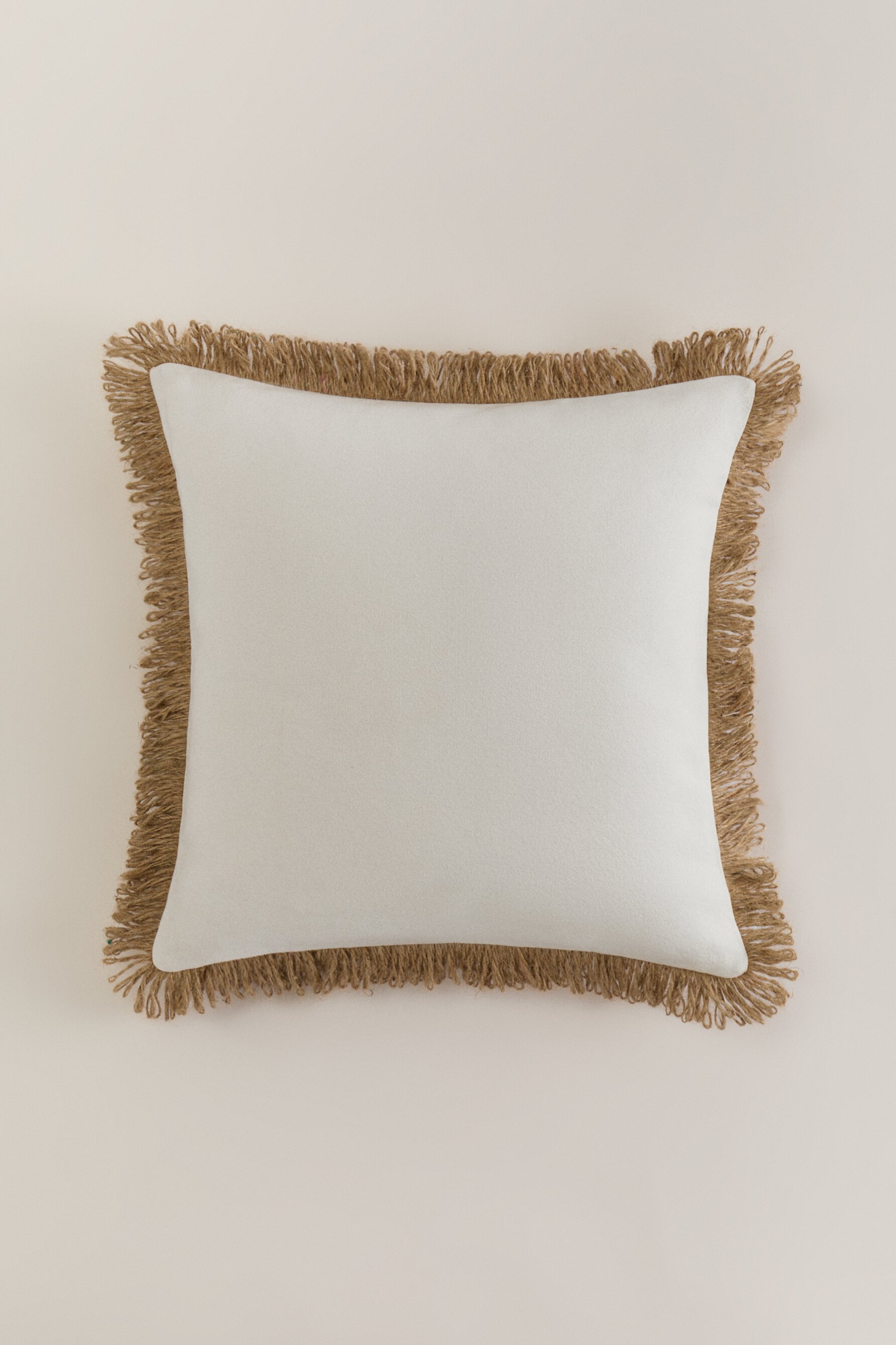 Funda cojín flecos (50 cm. x 50 cm.)