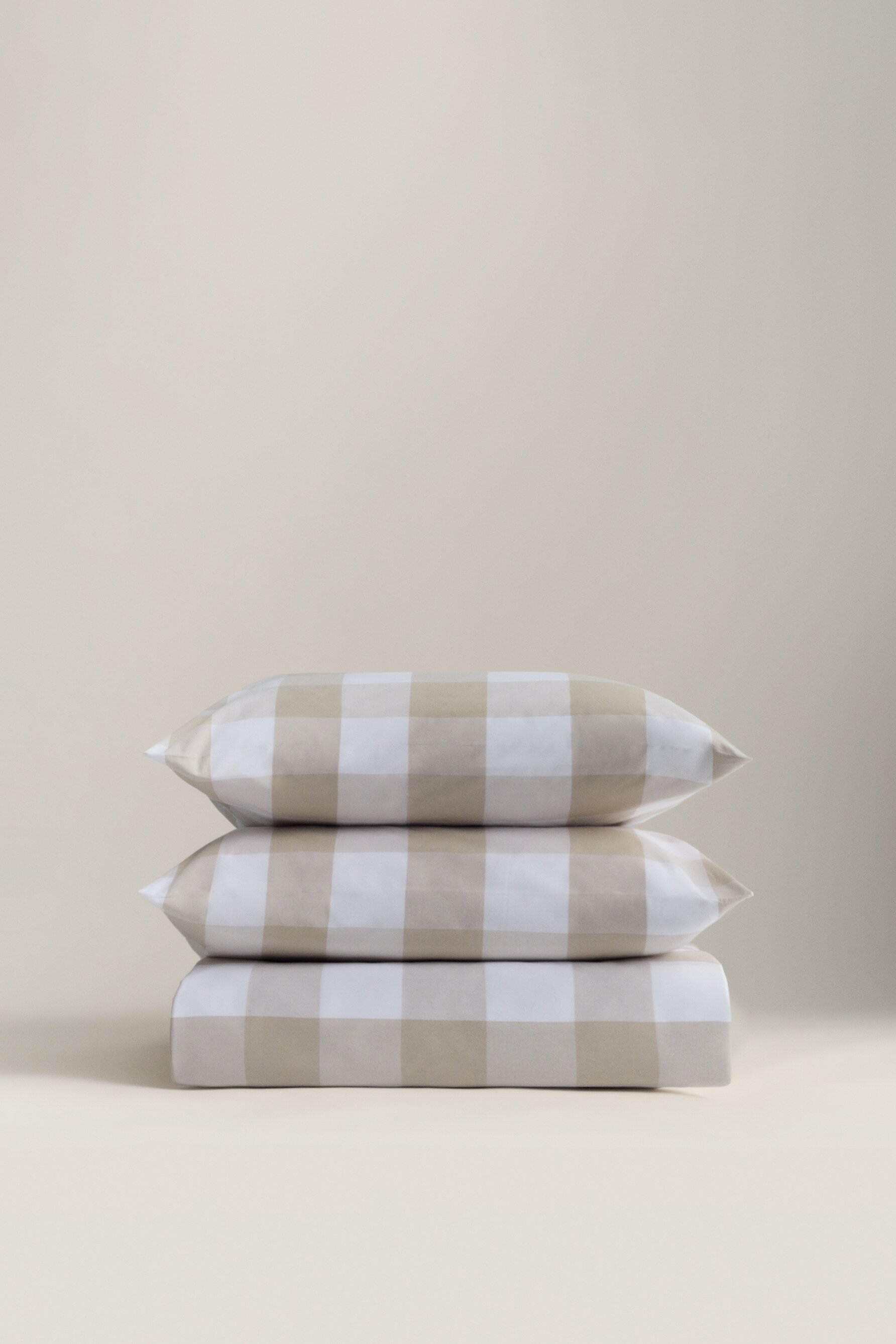 Conjunto de capa de edredão e fronhas de almofada 240 x 220 cm