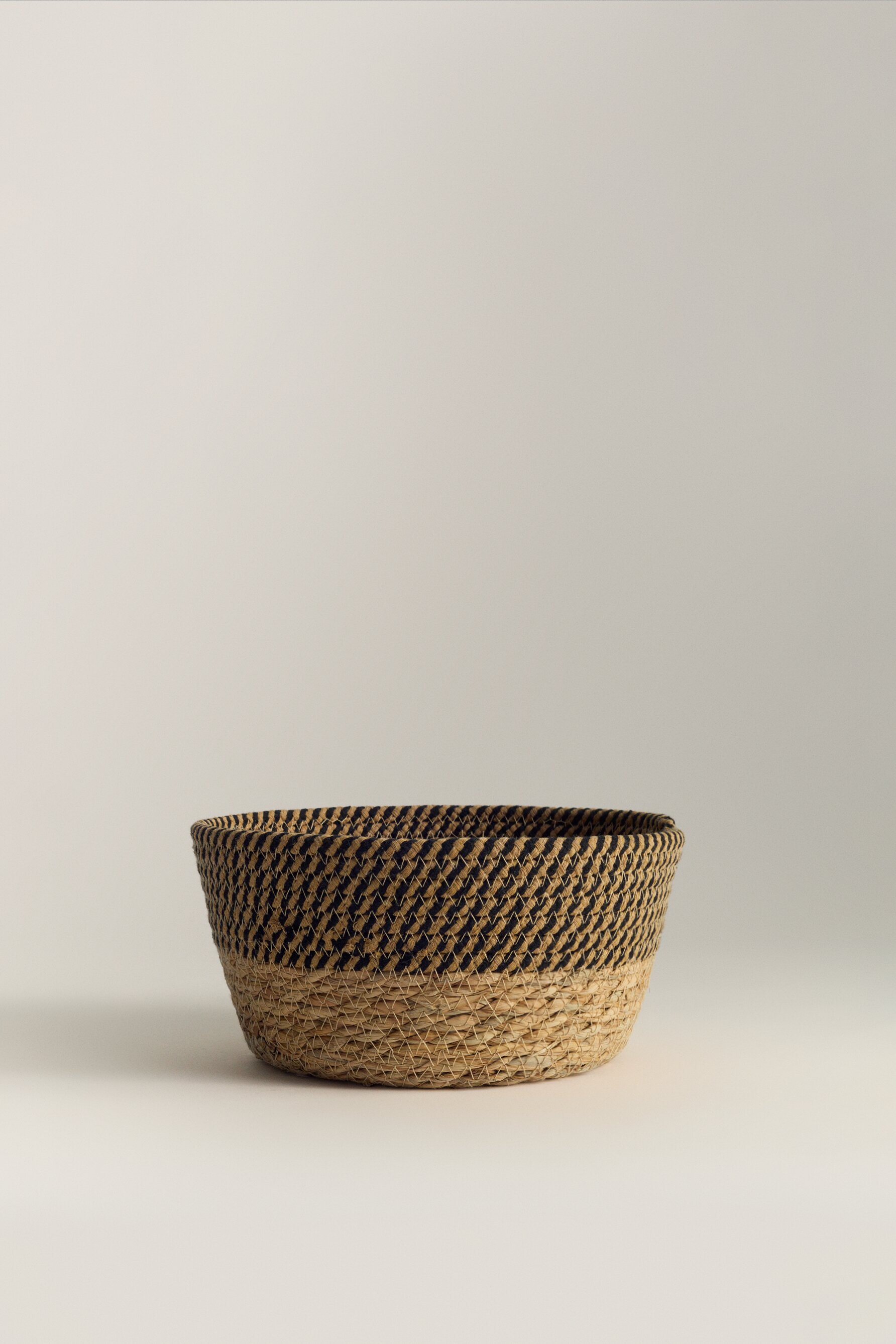 Cesta circular trenzada