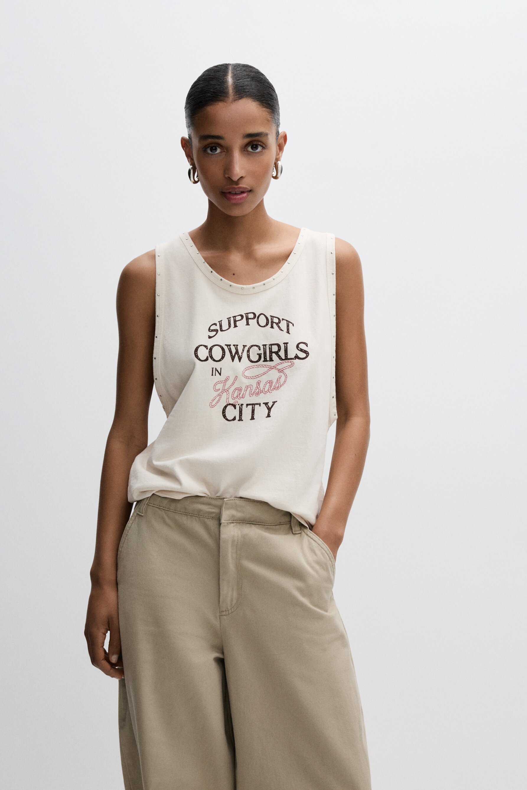 Camiseta estampada tachas