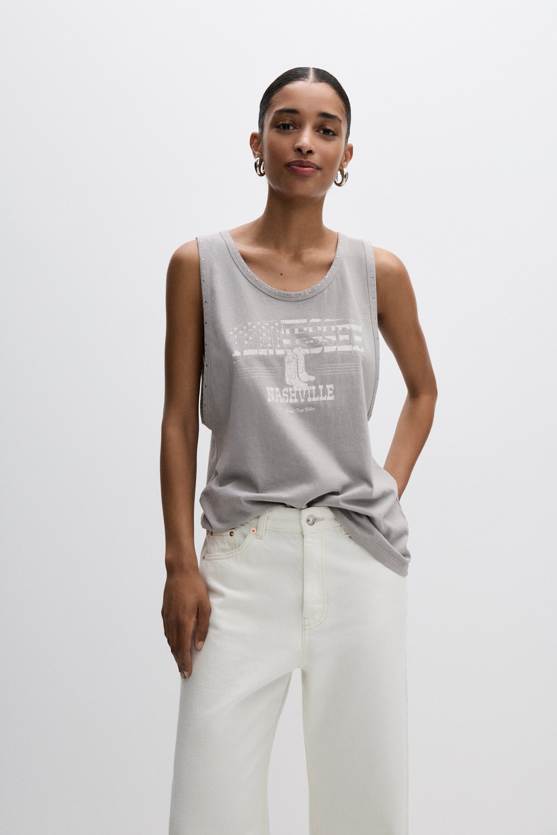 Camiseta estampada tachas