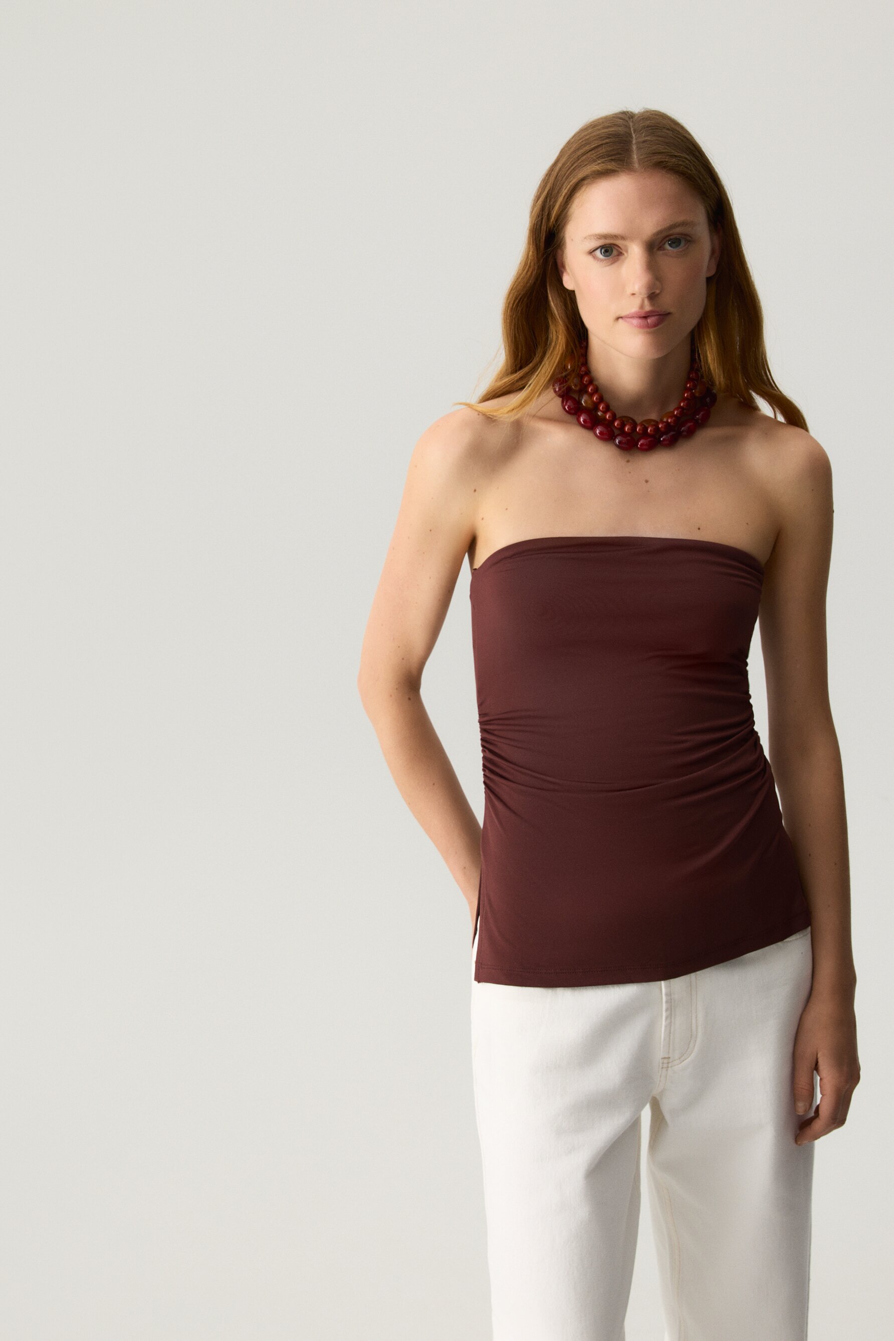 Top palabra de honor fruncido