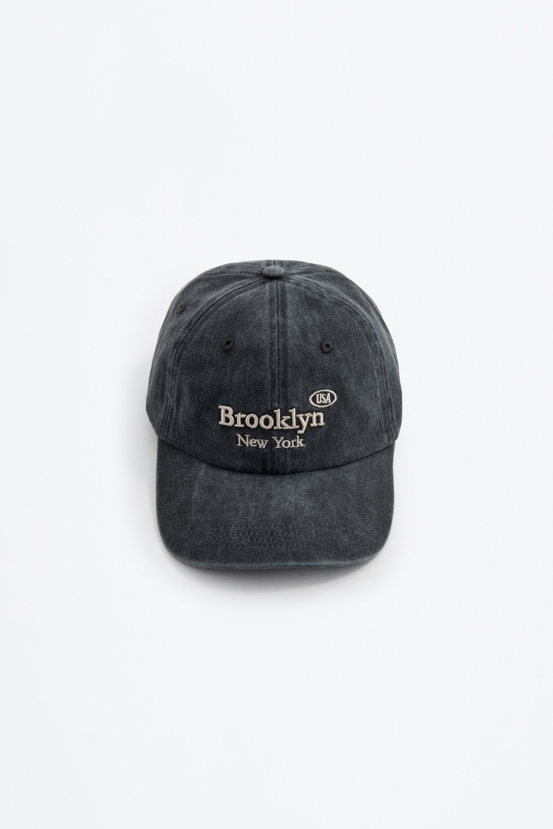 Gorra bordada efecto lavado