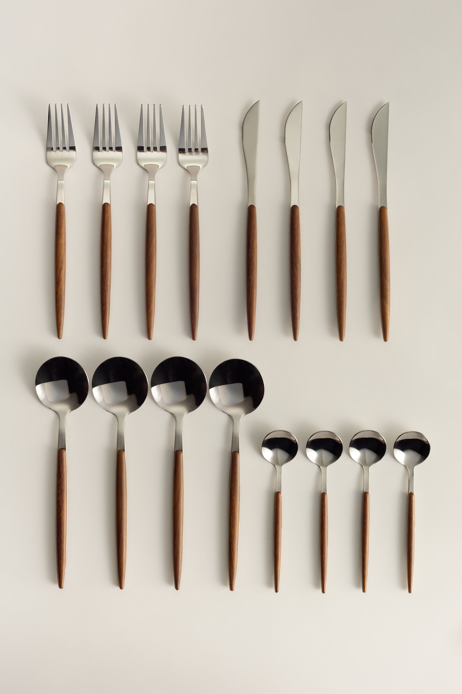 Set cubiertos 16 piezas madera