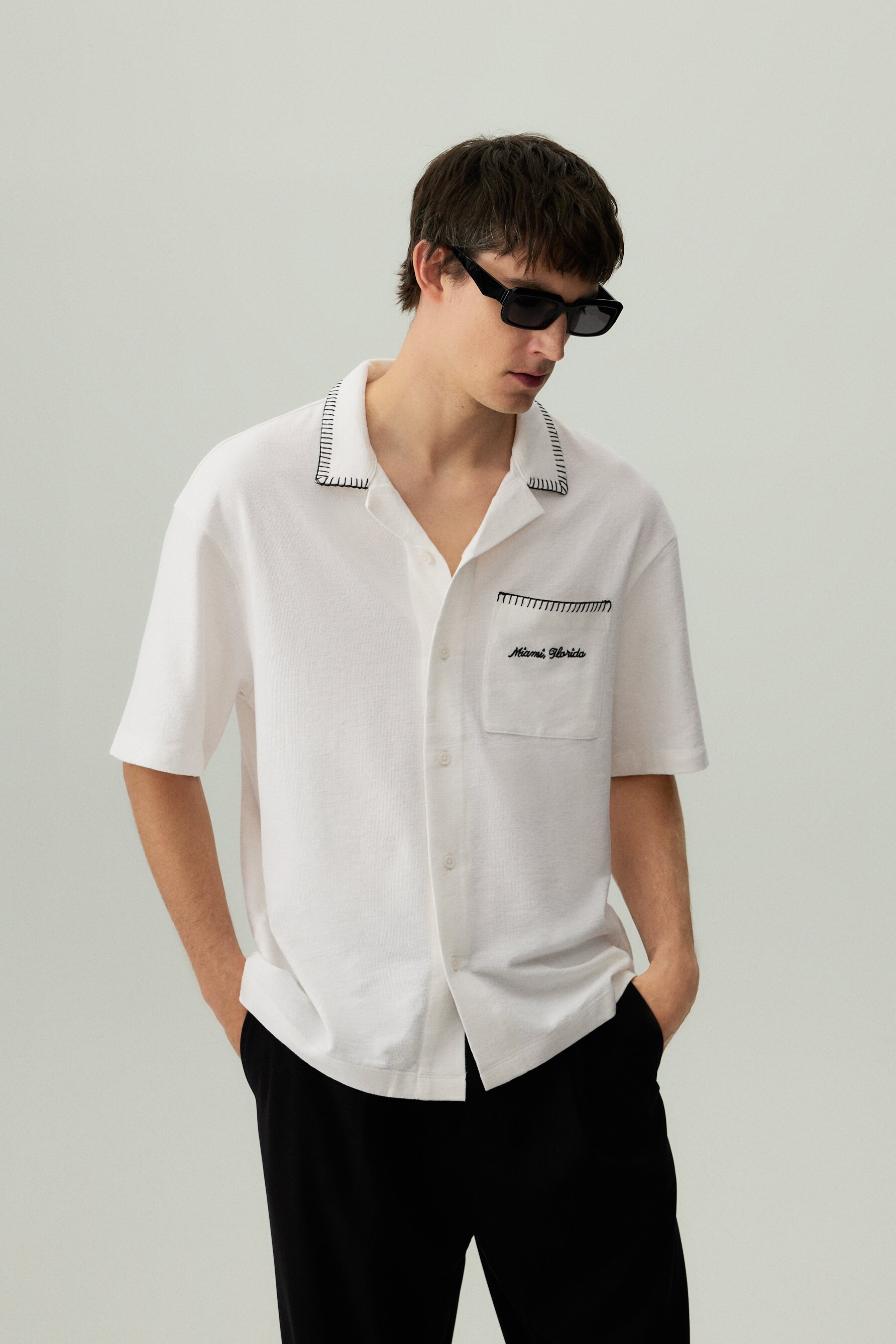 Camisa textura bordados