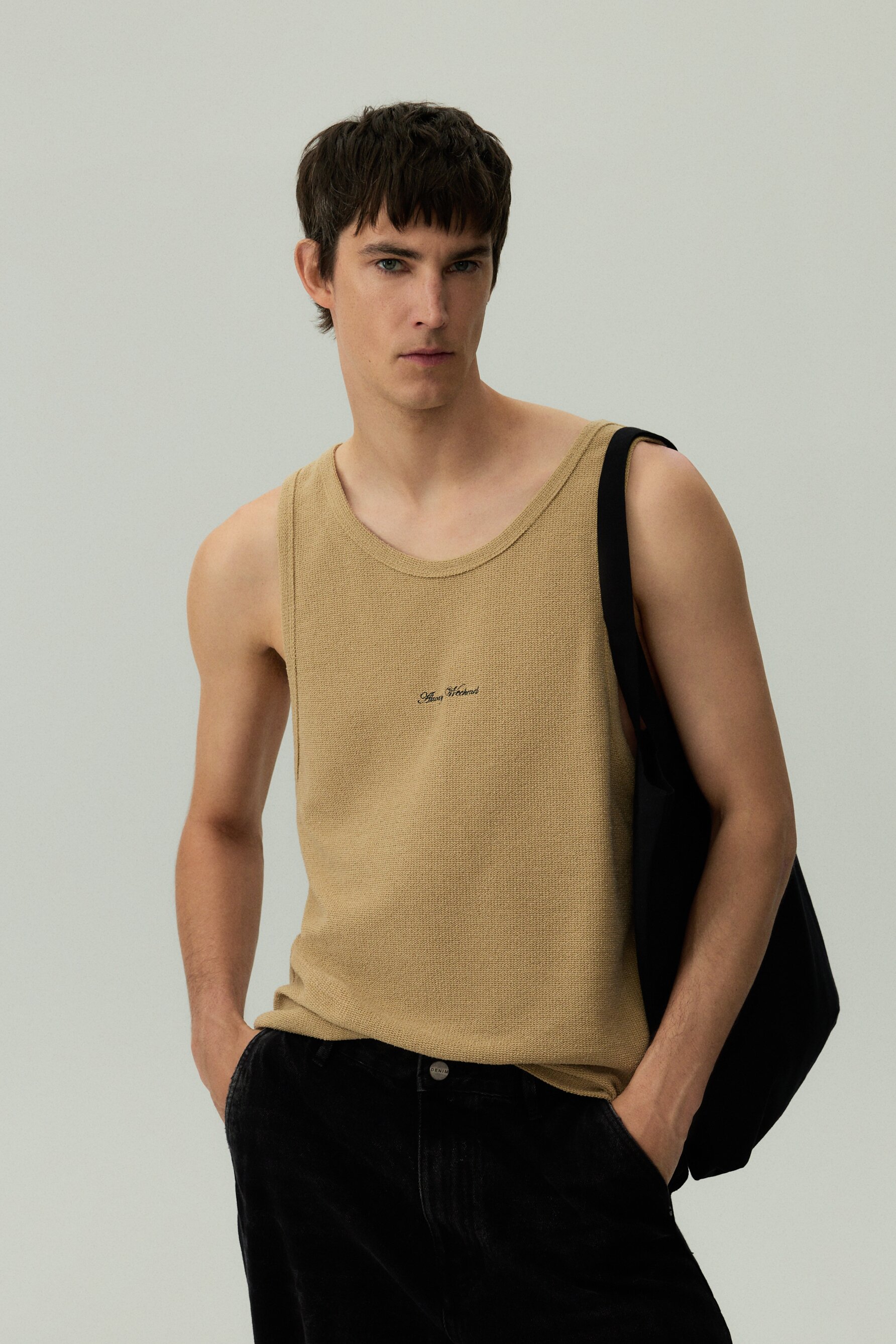 Camiseta tirantes bordado