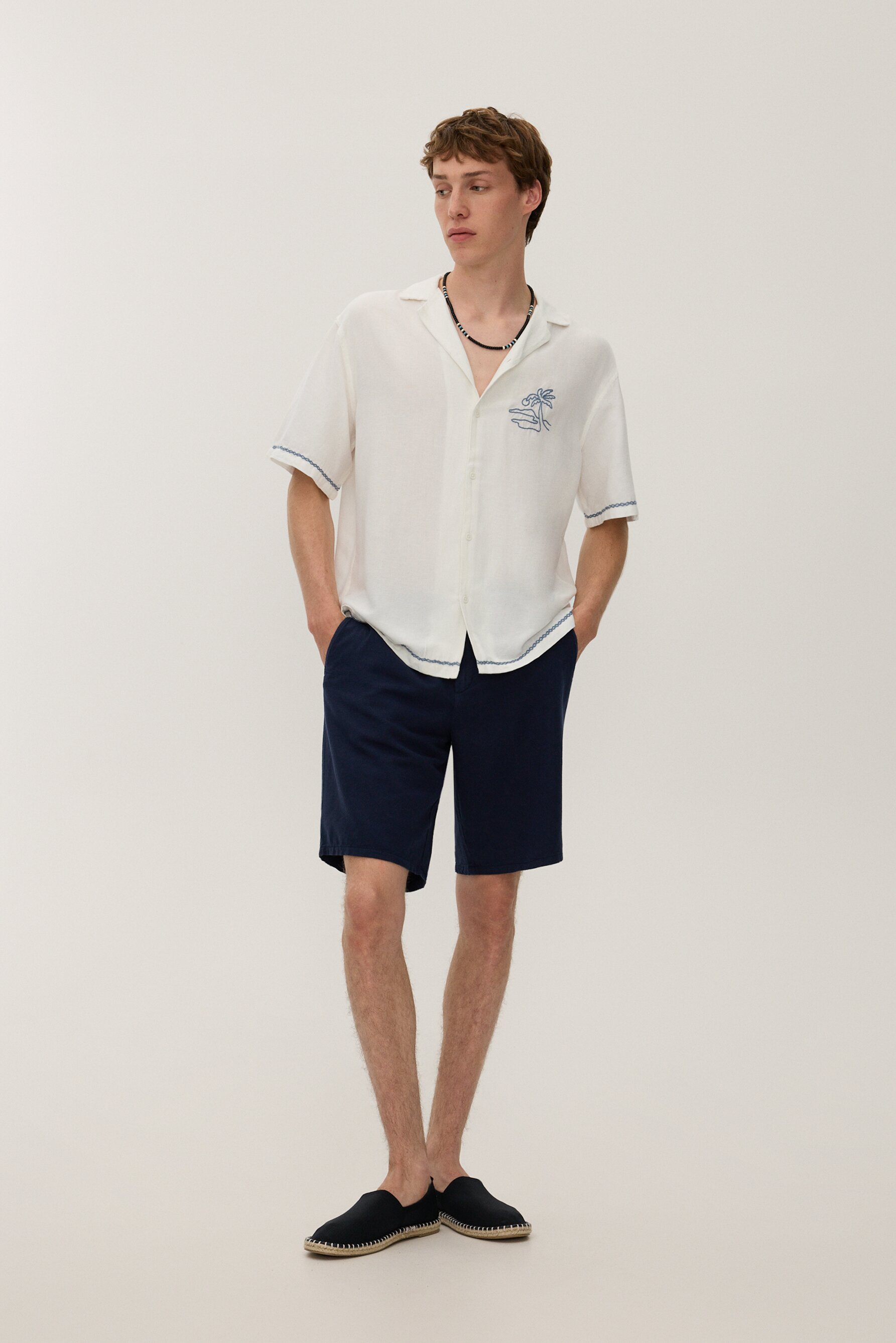 Camisa resort bordado