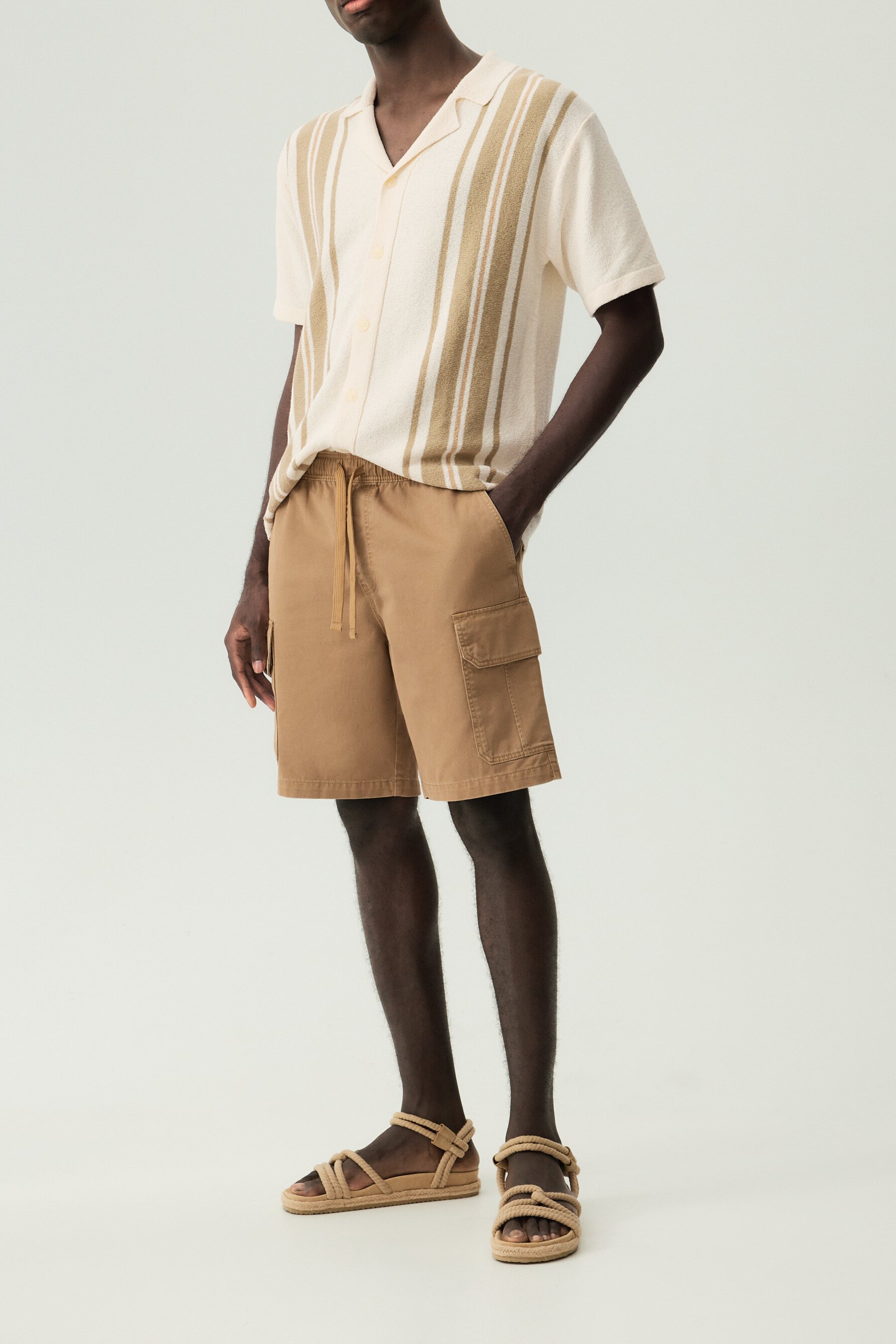 Bermuda jogger cargo estructura