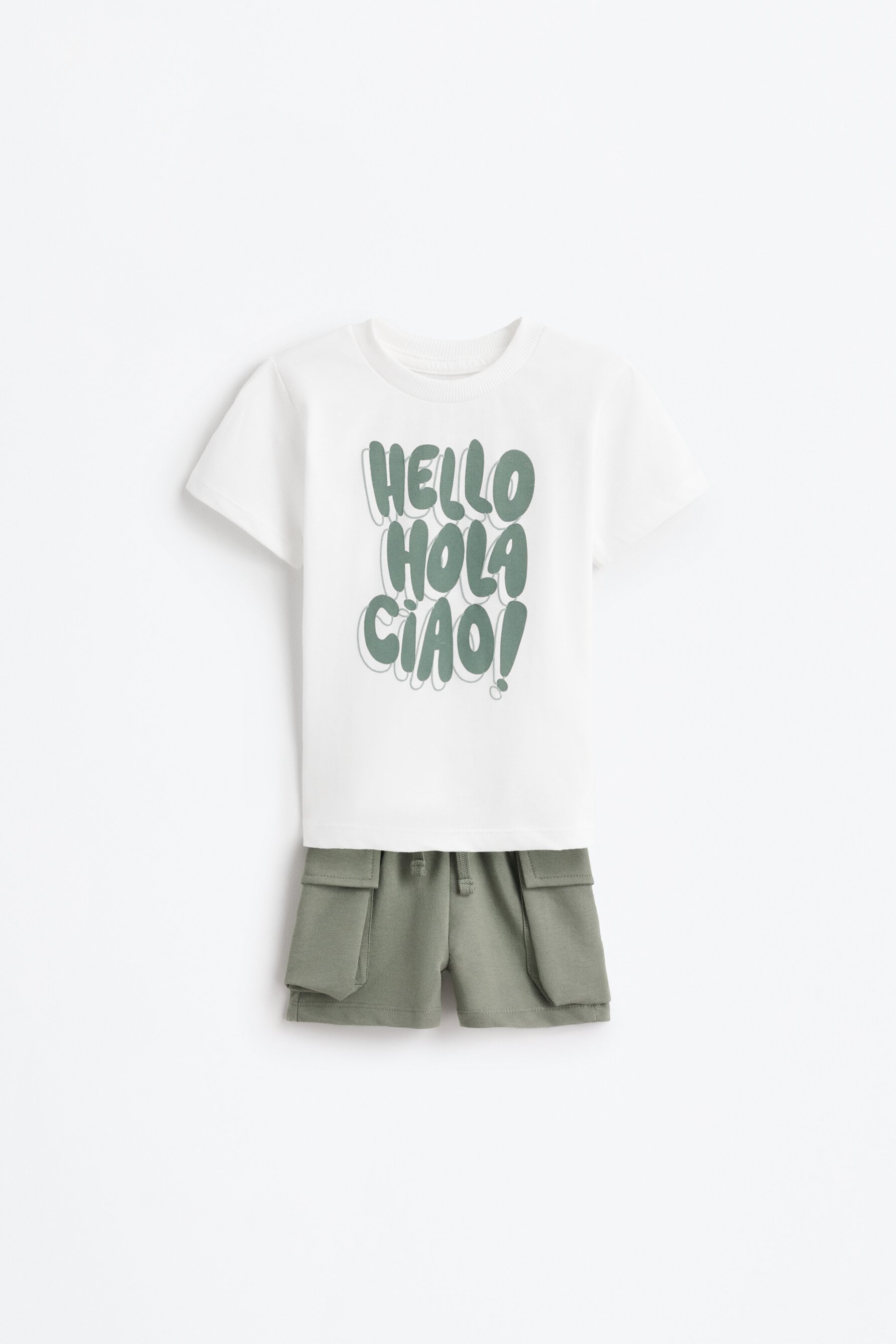 Conjunto camiseta y bermuda cargo