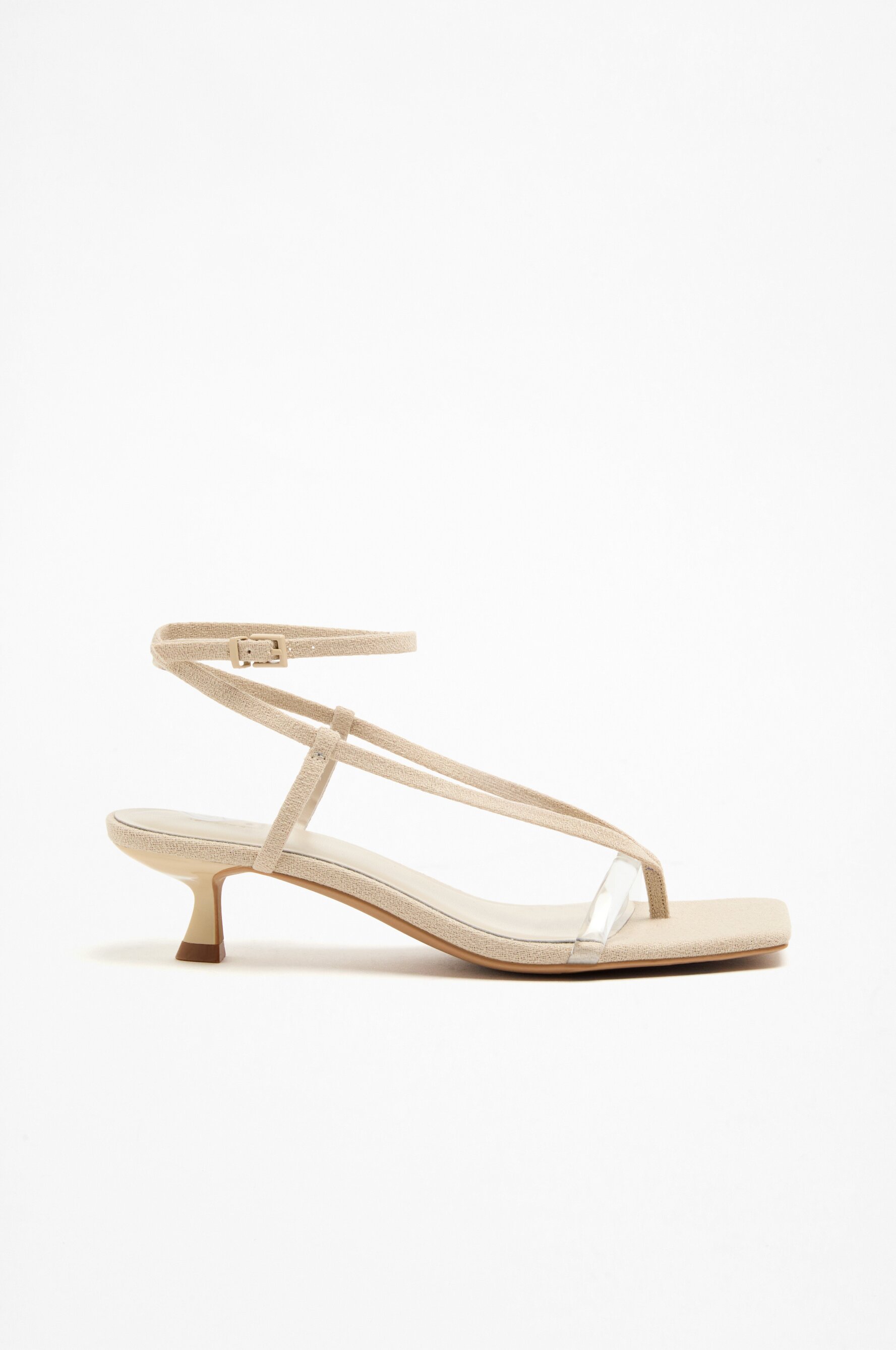 Sandalia tacón vinilo