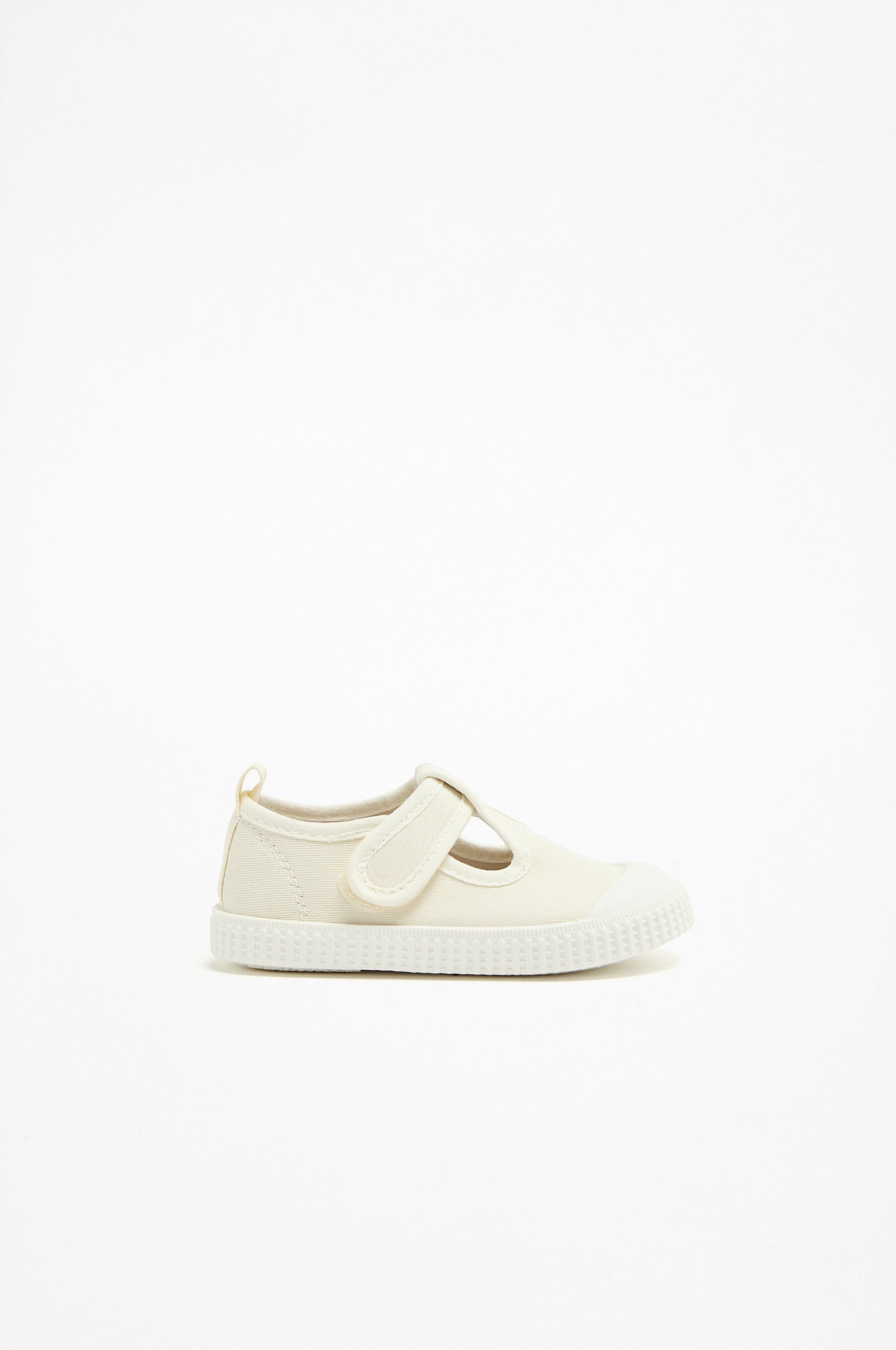 Zapatilla abierta puntera