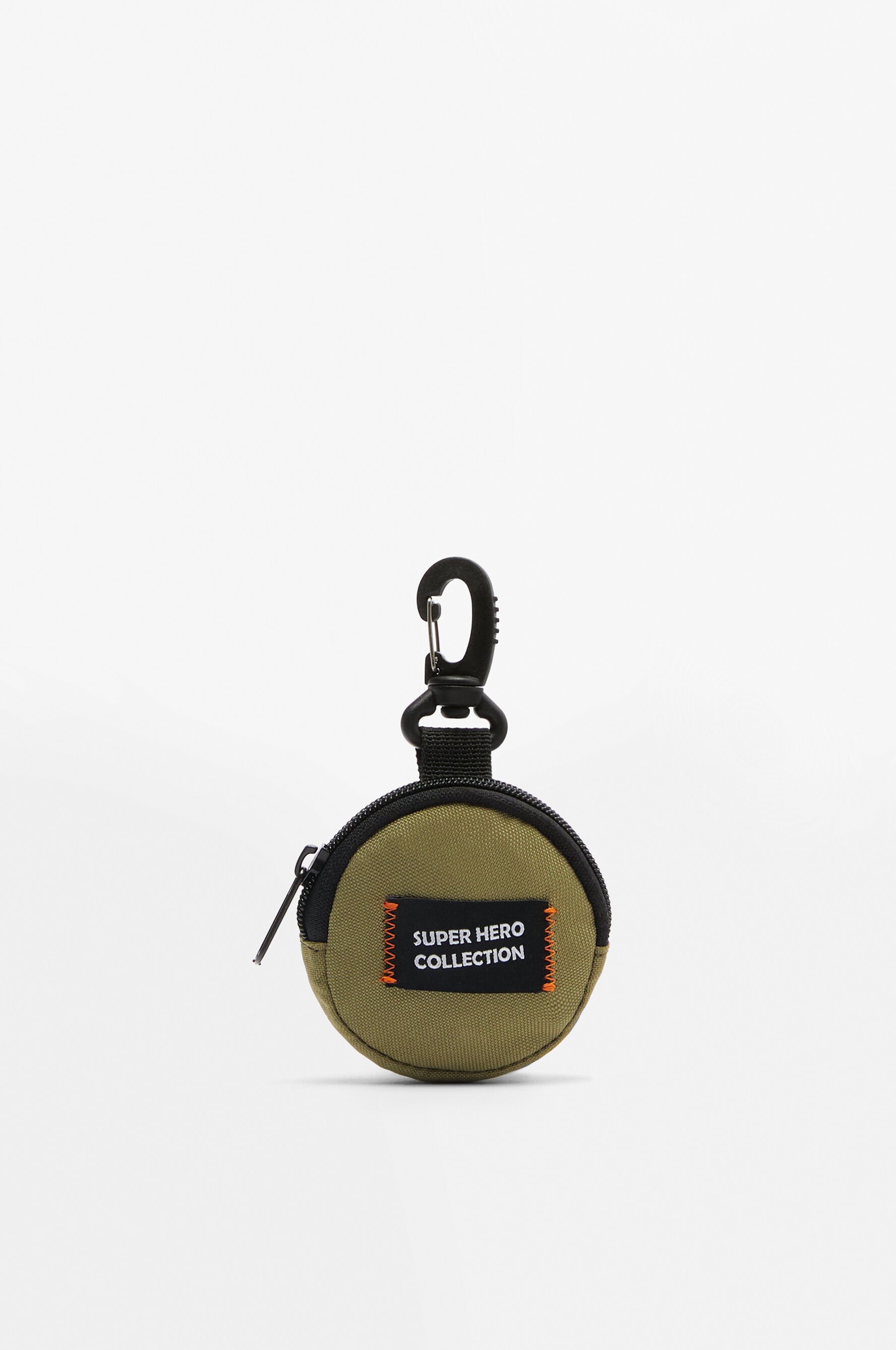 Round coin purse with logo