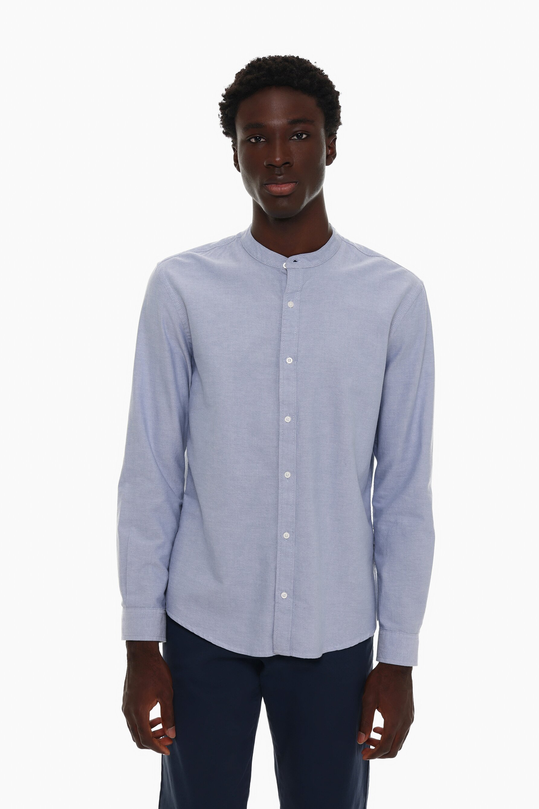 Camisa oxford de gola mao
