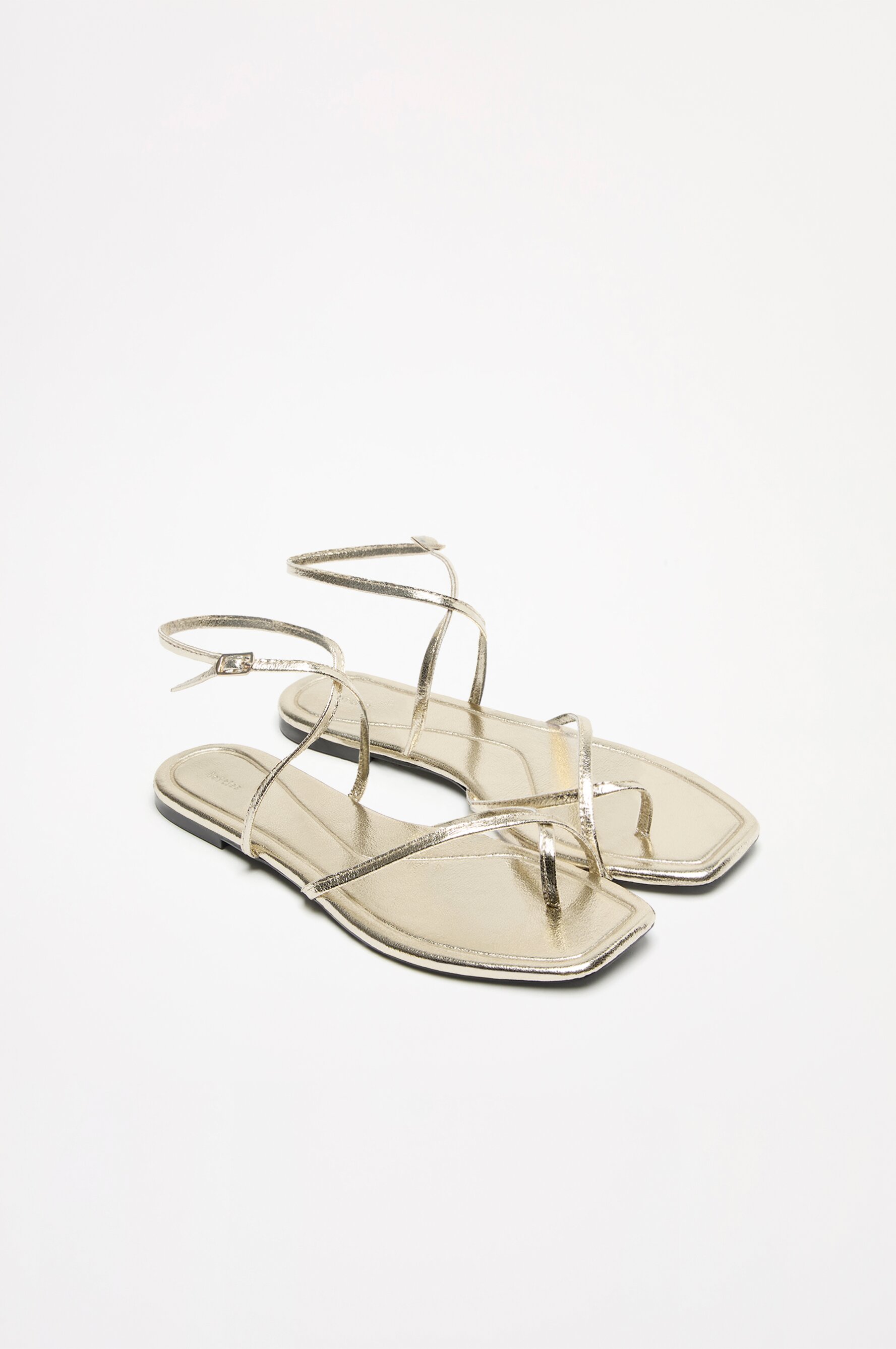 Strappy flat sandals