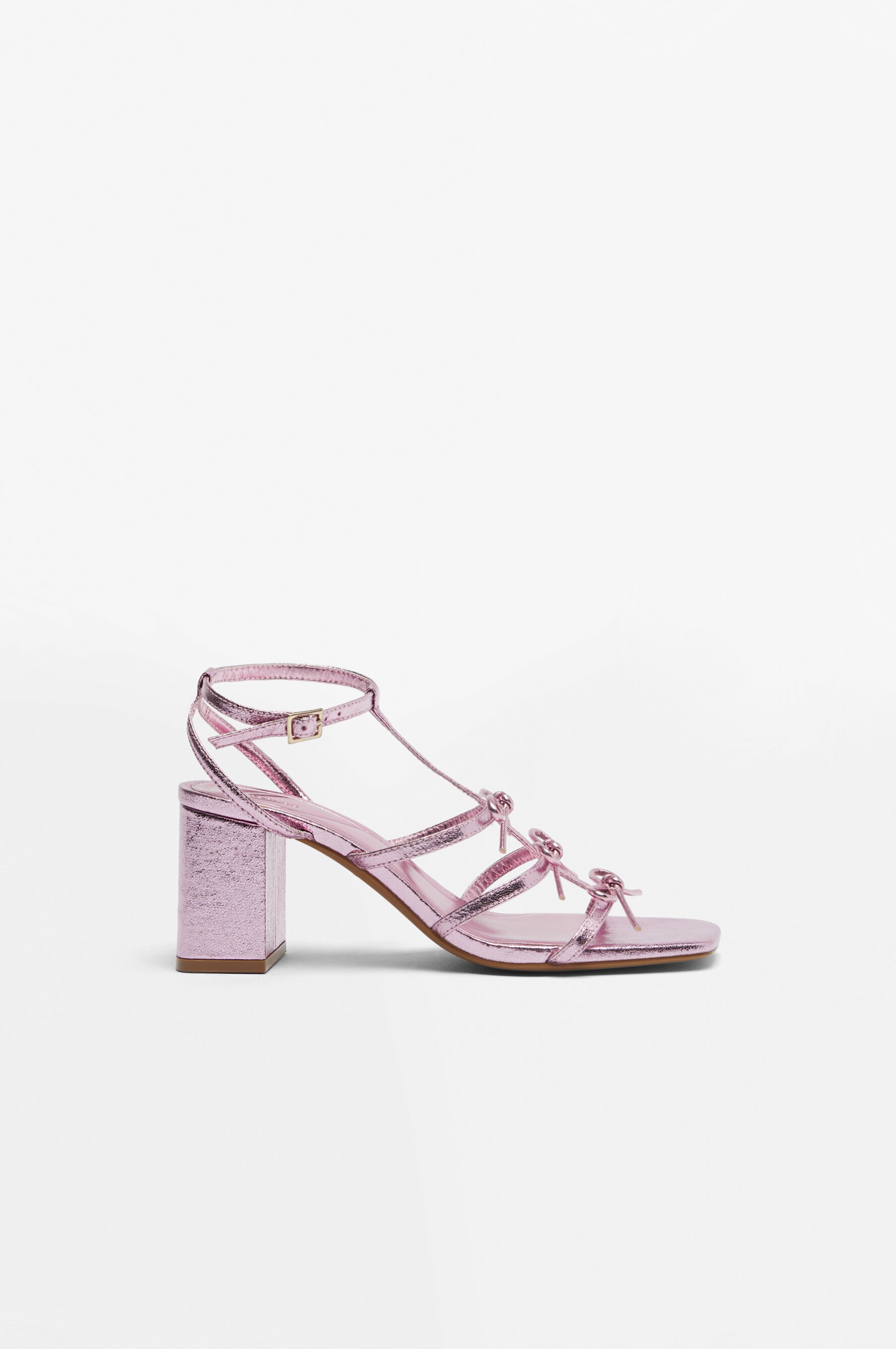 High-heel sandal with bows