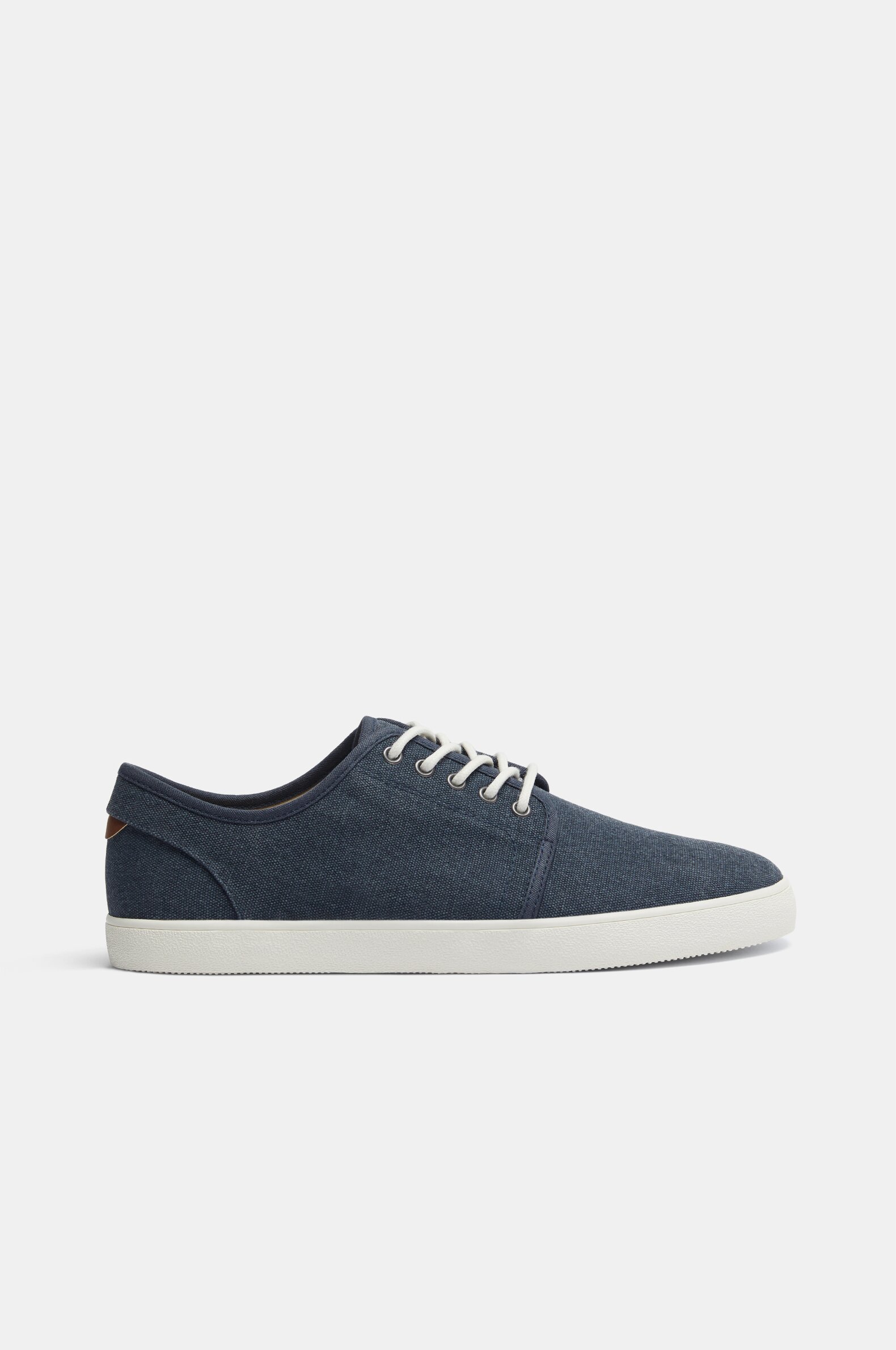 Smart fabric sneakers