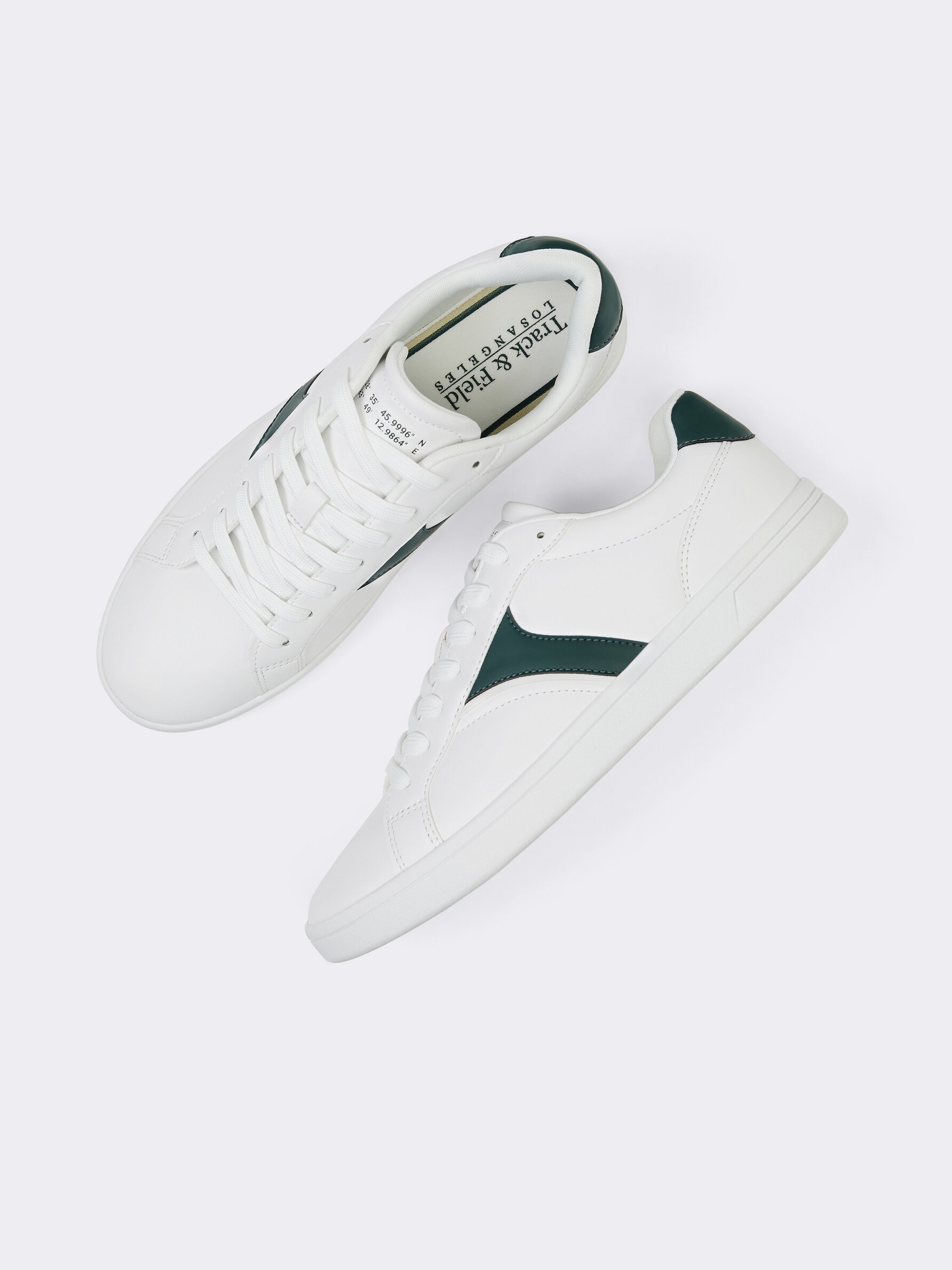 Casual sneakers