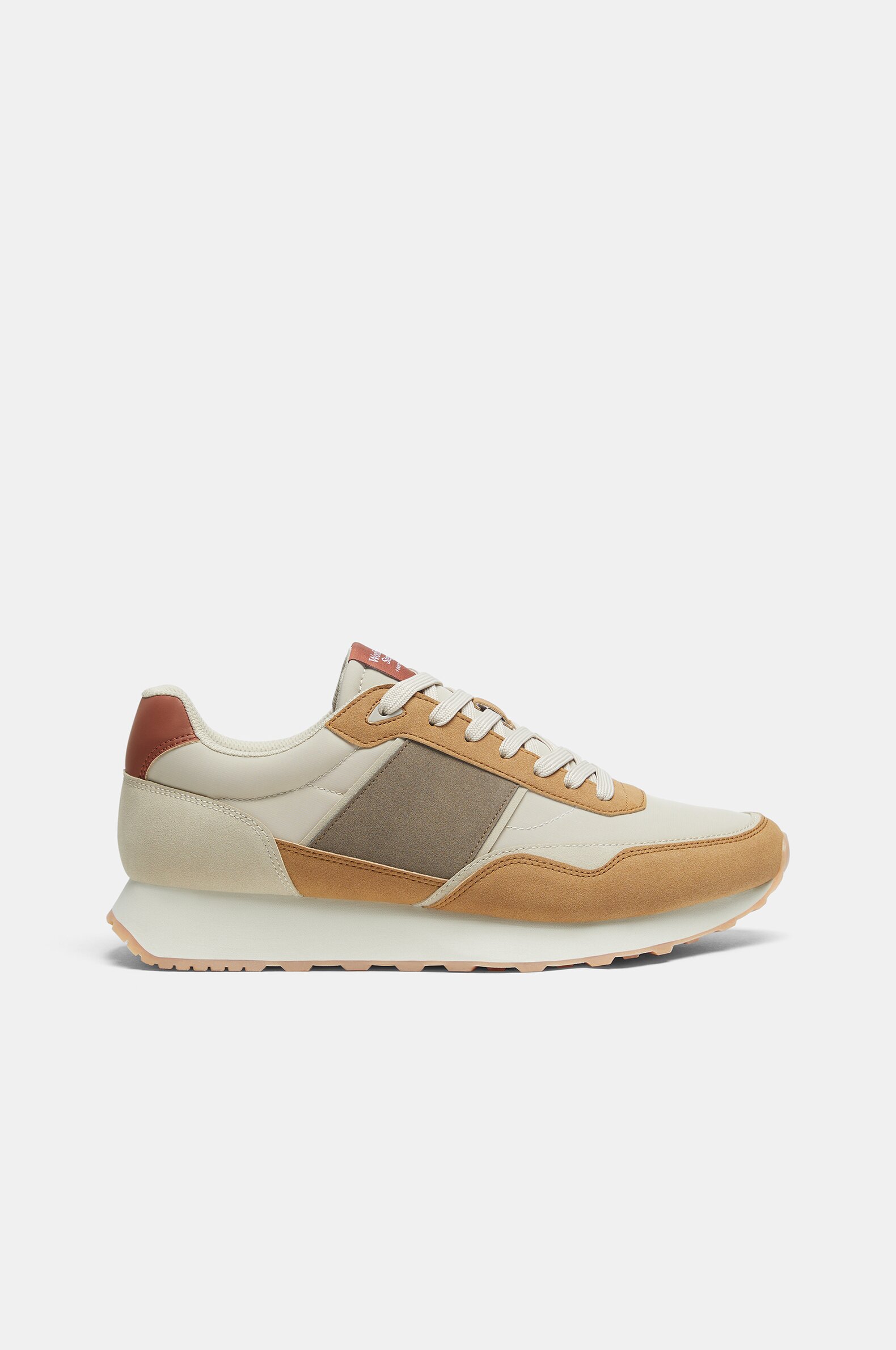 Casual sneakers