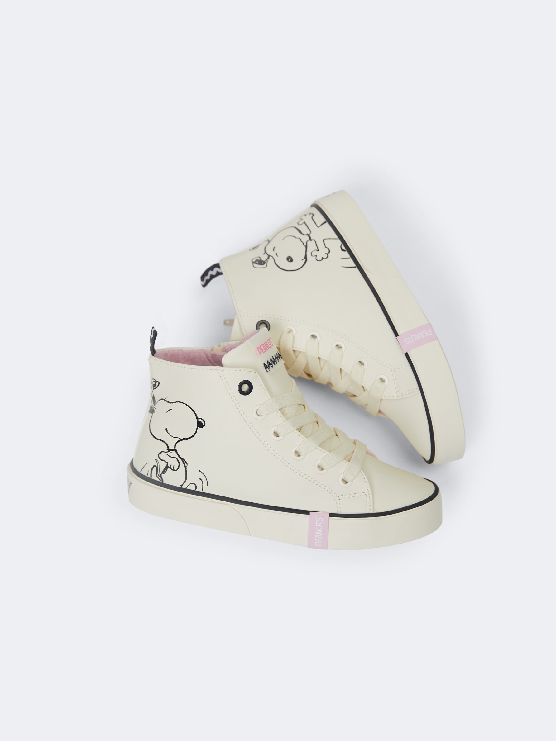 SNOOPY HIGH-TOP SNEAKERS