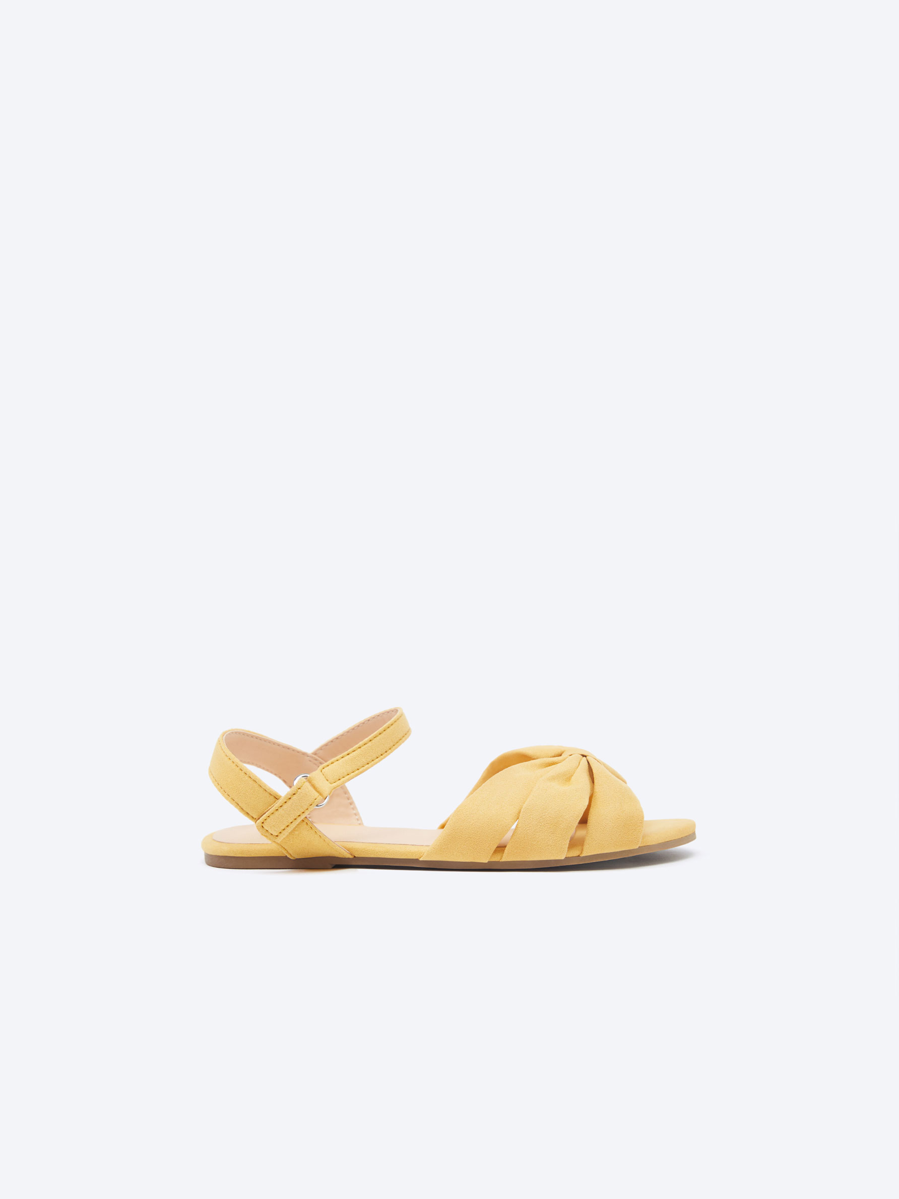 Sandals with knotted detail