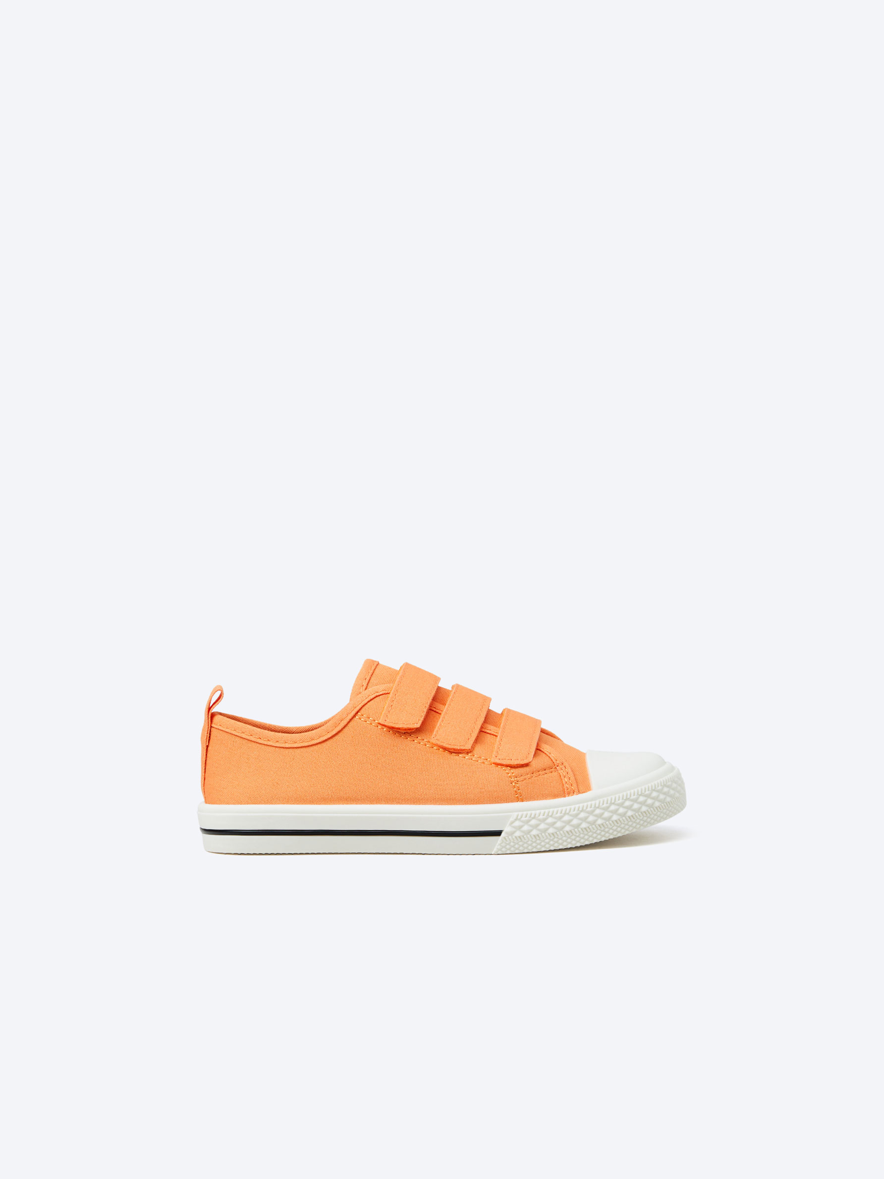 Fabric sneakers with toecap