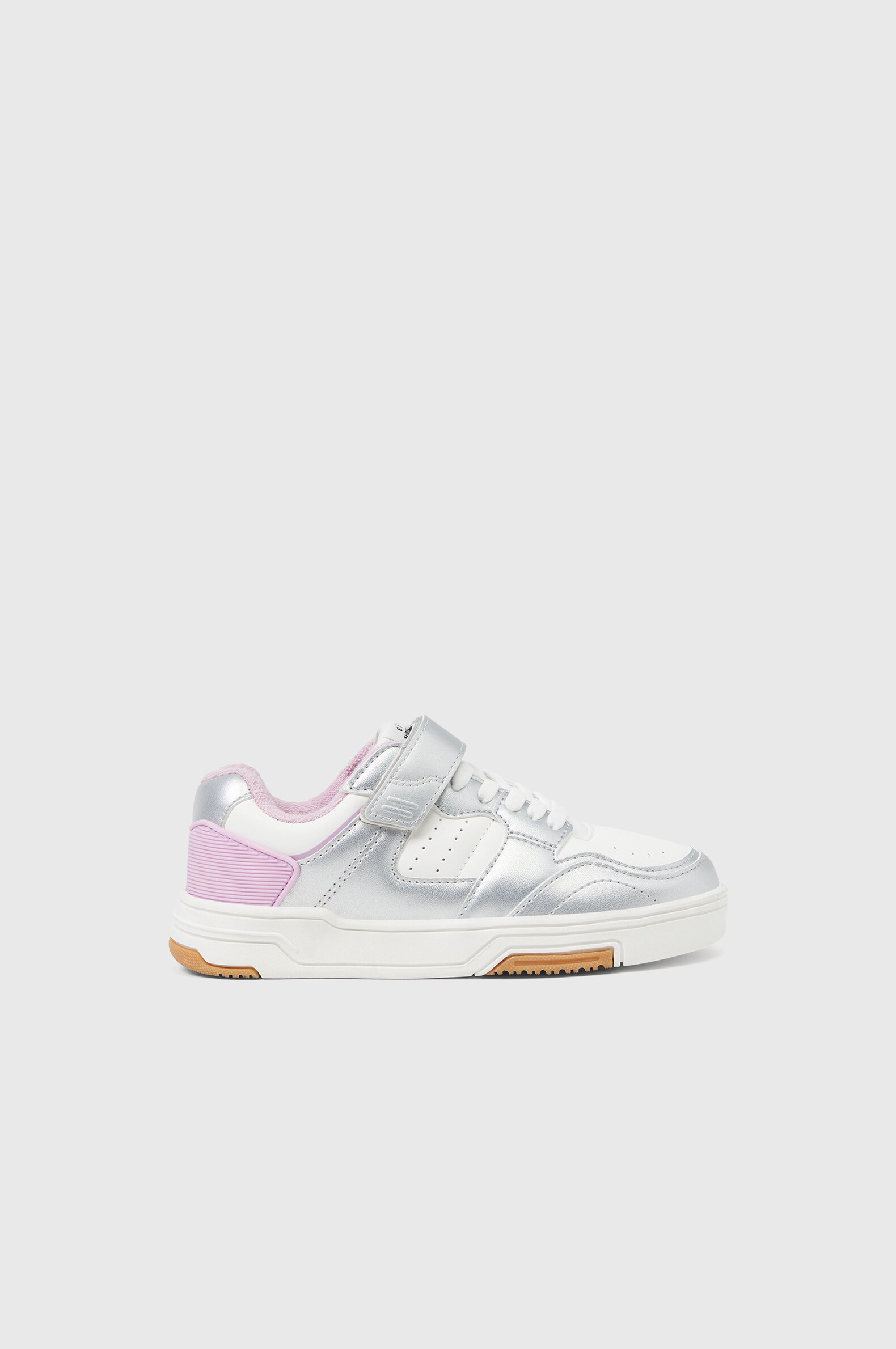 RETRO SNEAKERS