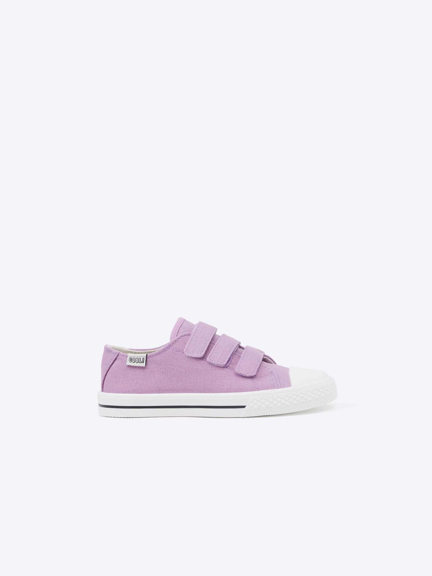 Fabric sneakers with toecap