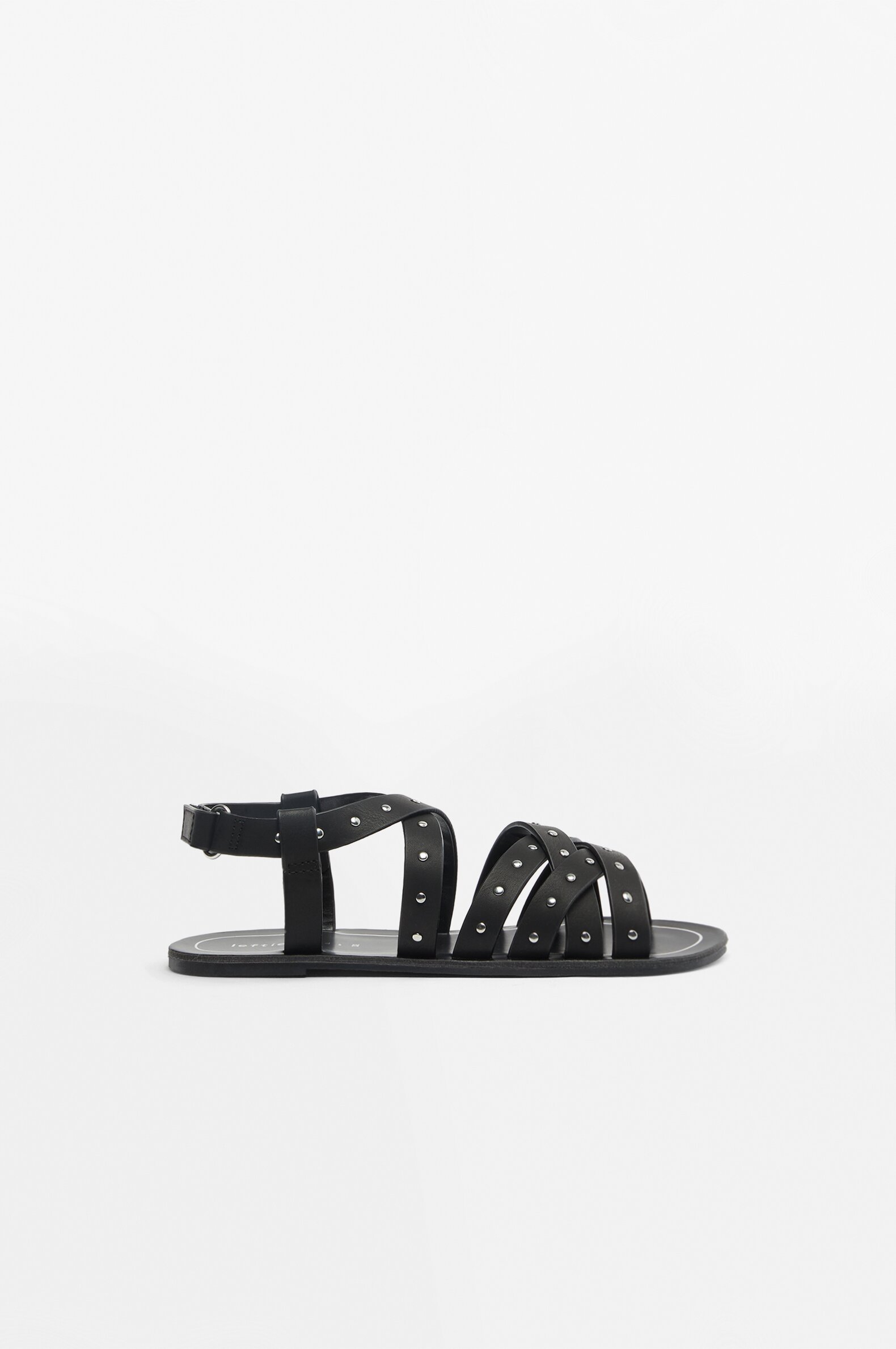 Sandalia tachas