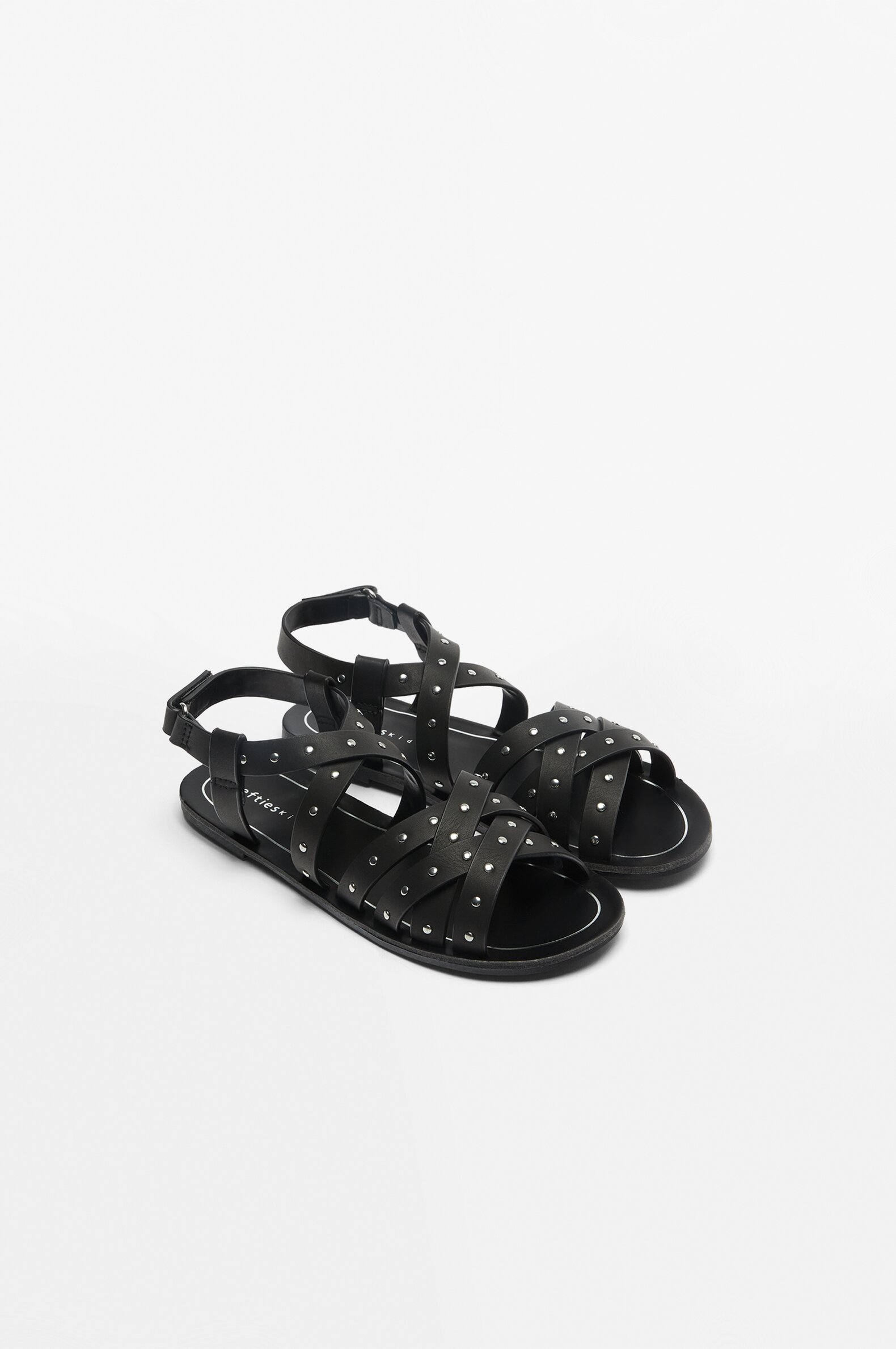 Sandalia tachas