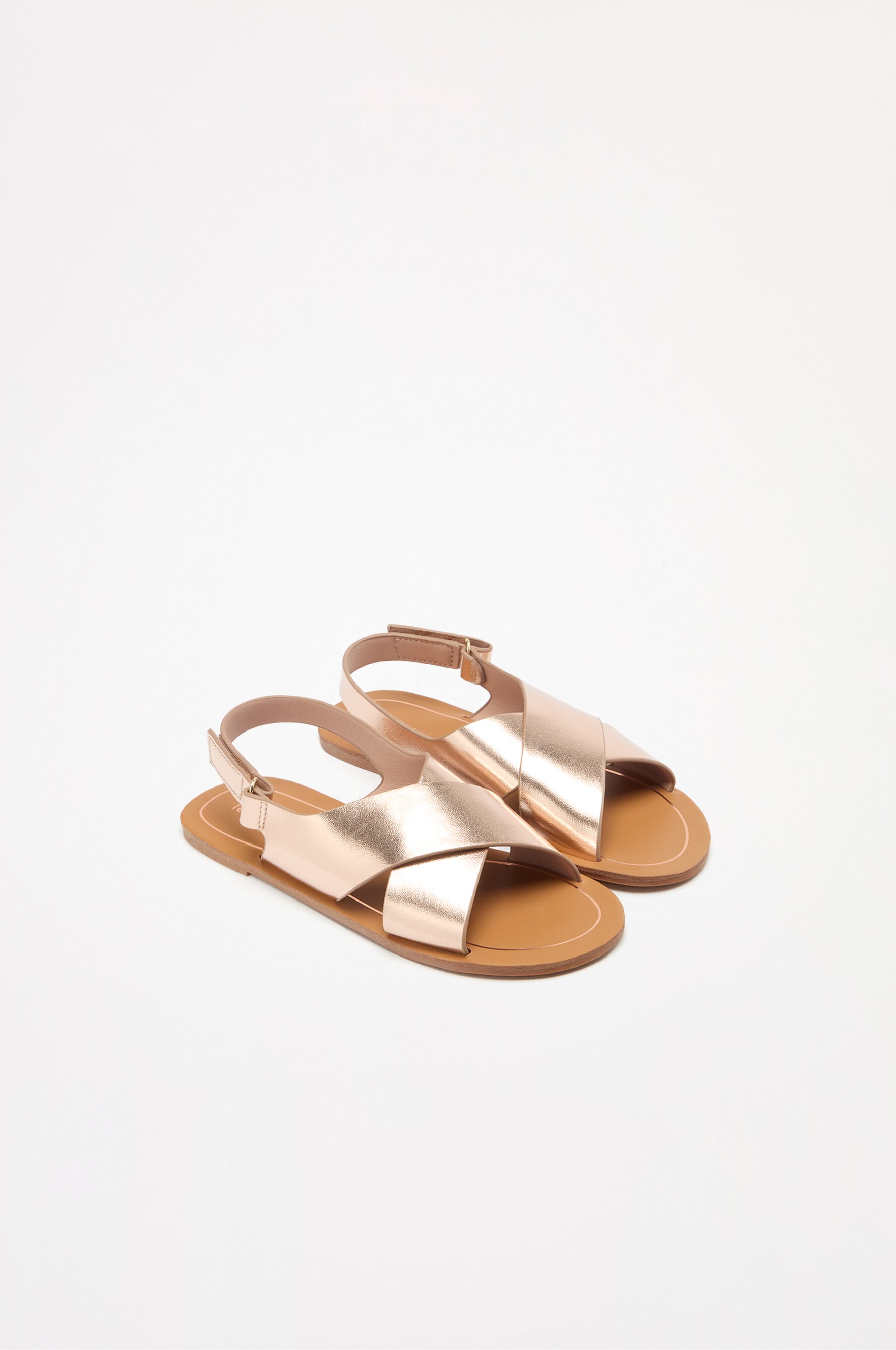 Crossover sandals