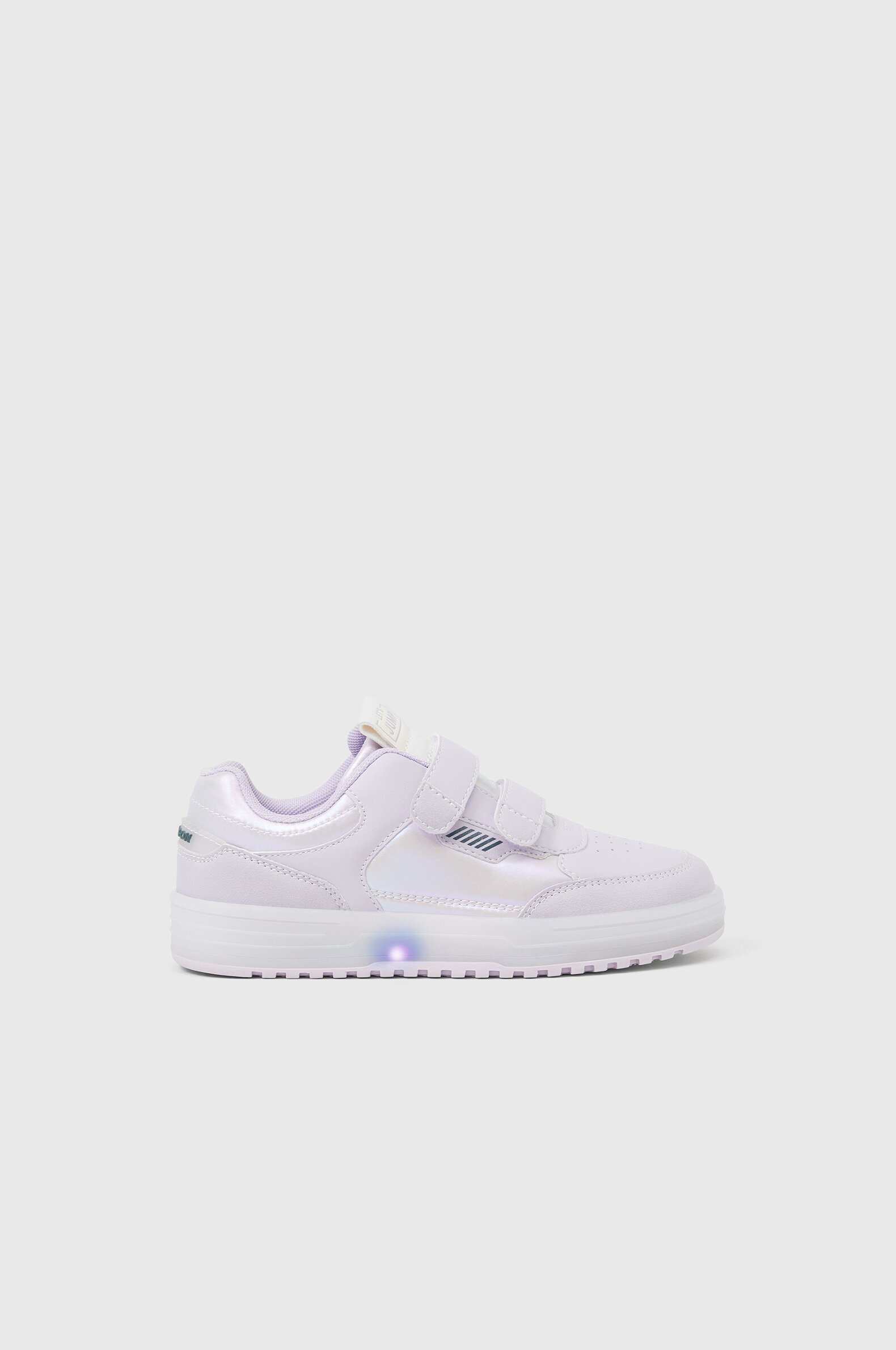 Monochrome sneakers with light details