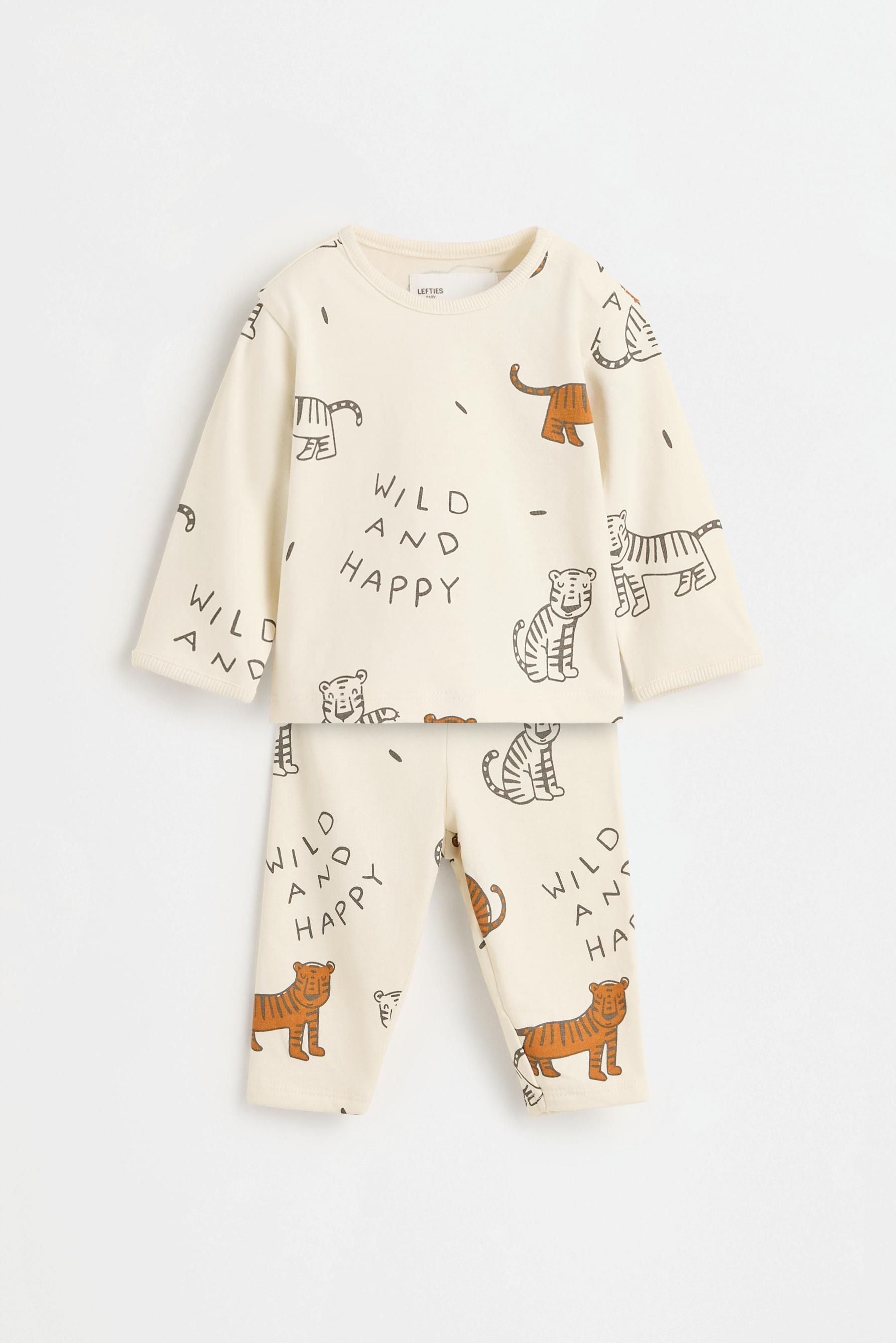 Set estampado camiseta y legging