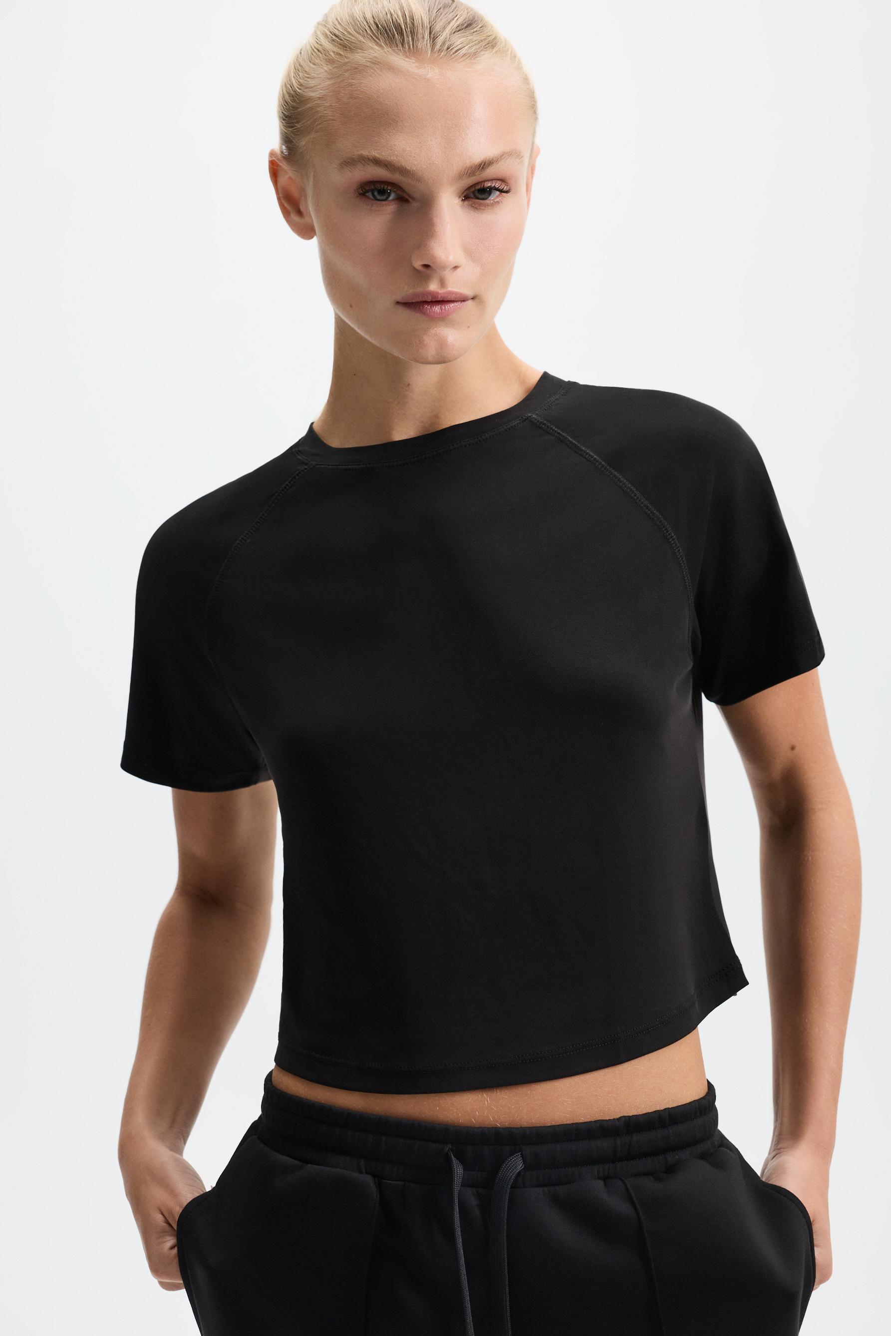 Cropped flowing T-shirt — BLACK