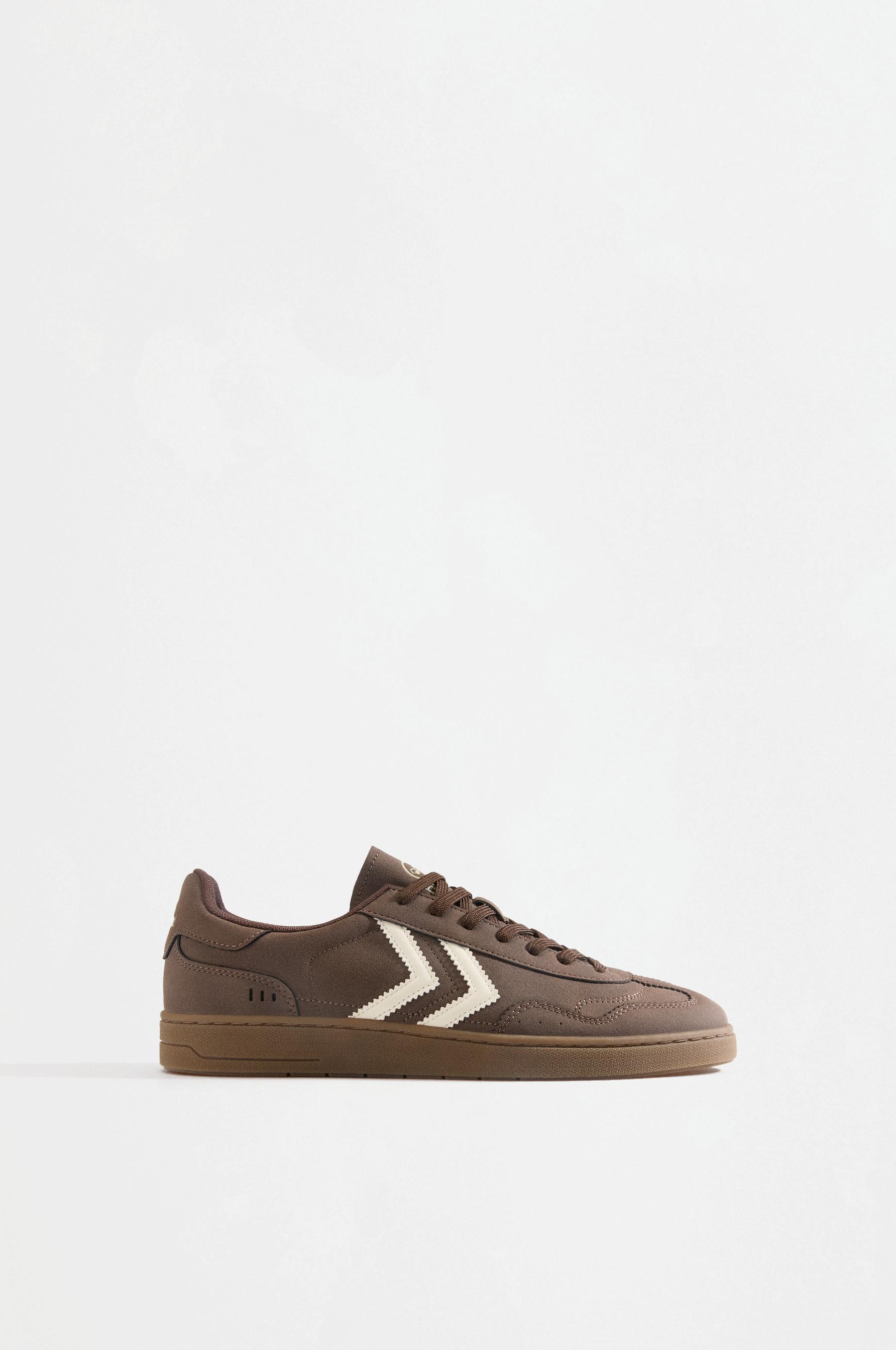 Hummel sneakers — BROWN