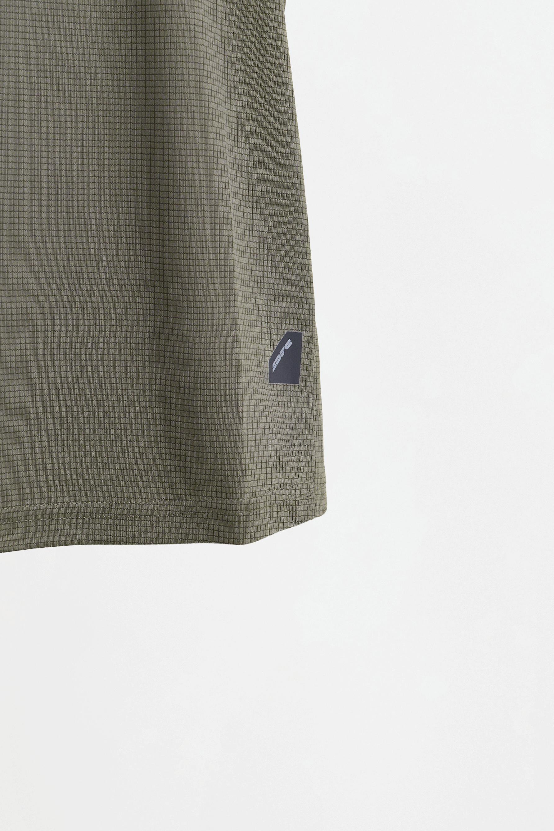 Sleeveless sports T-shirt — DARK GREEN