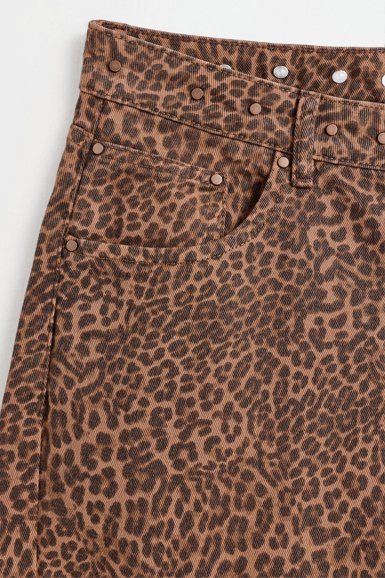 Animal print barrel jeans — CHEETAH