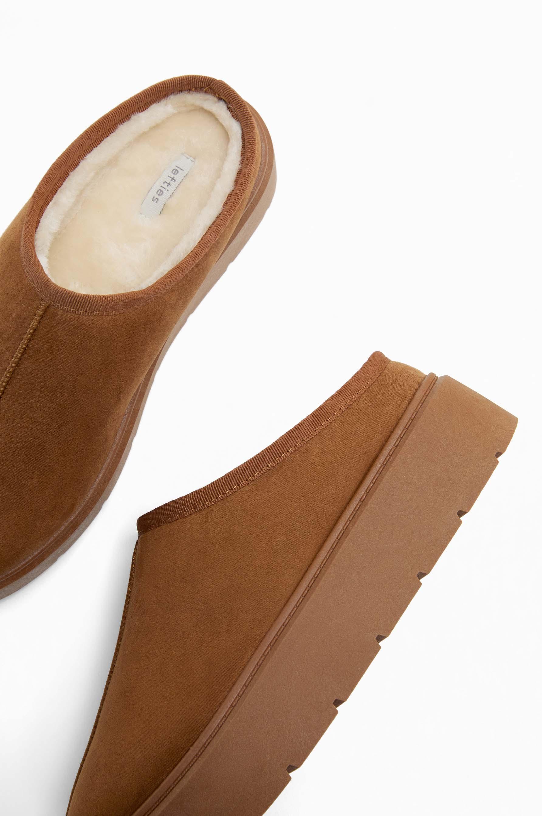 Platform clogs — LEATHER