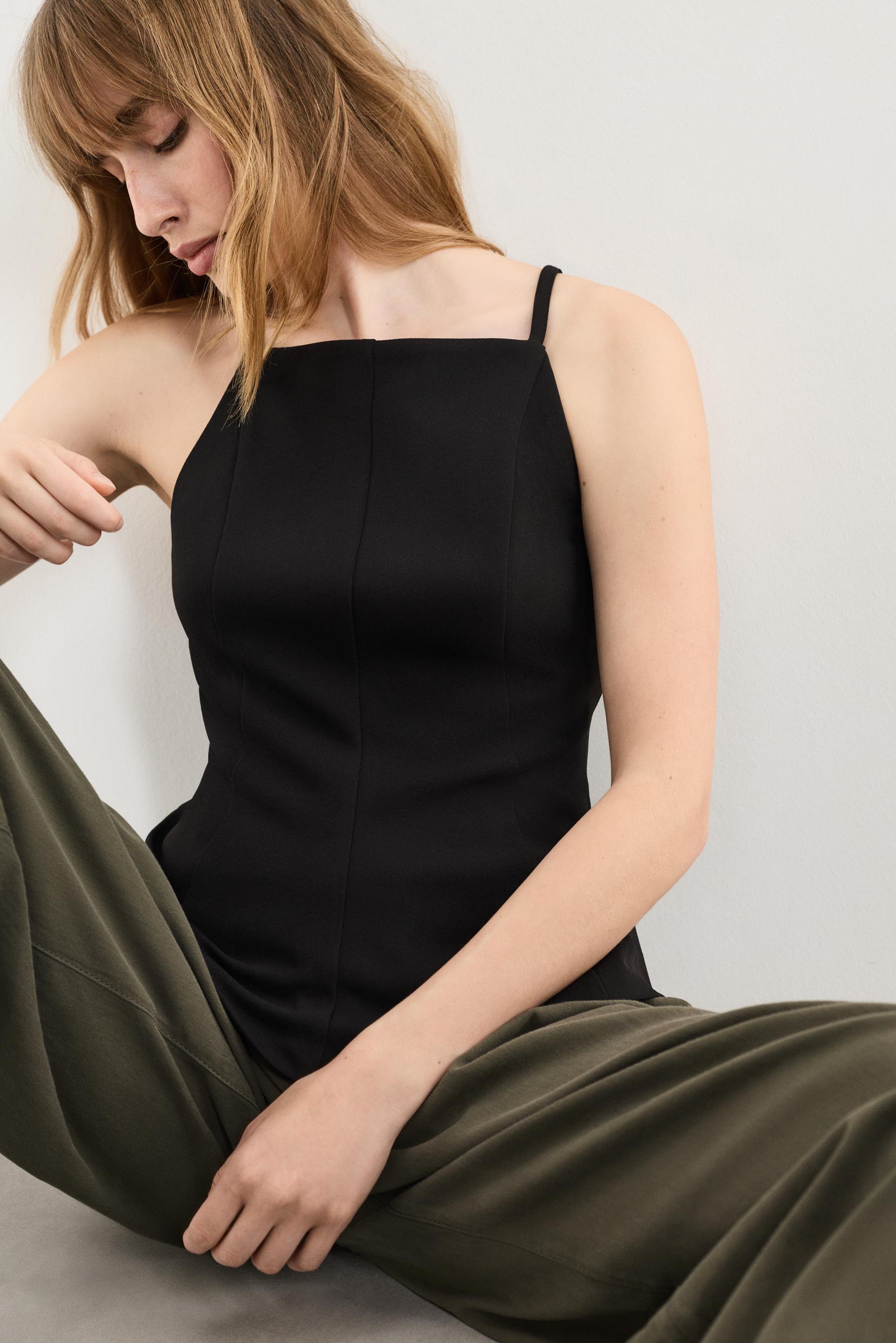 Peplum halter top — BLACK