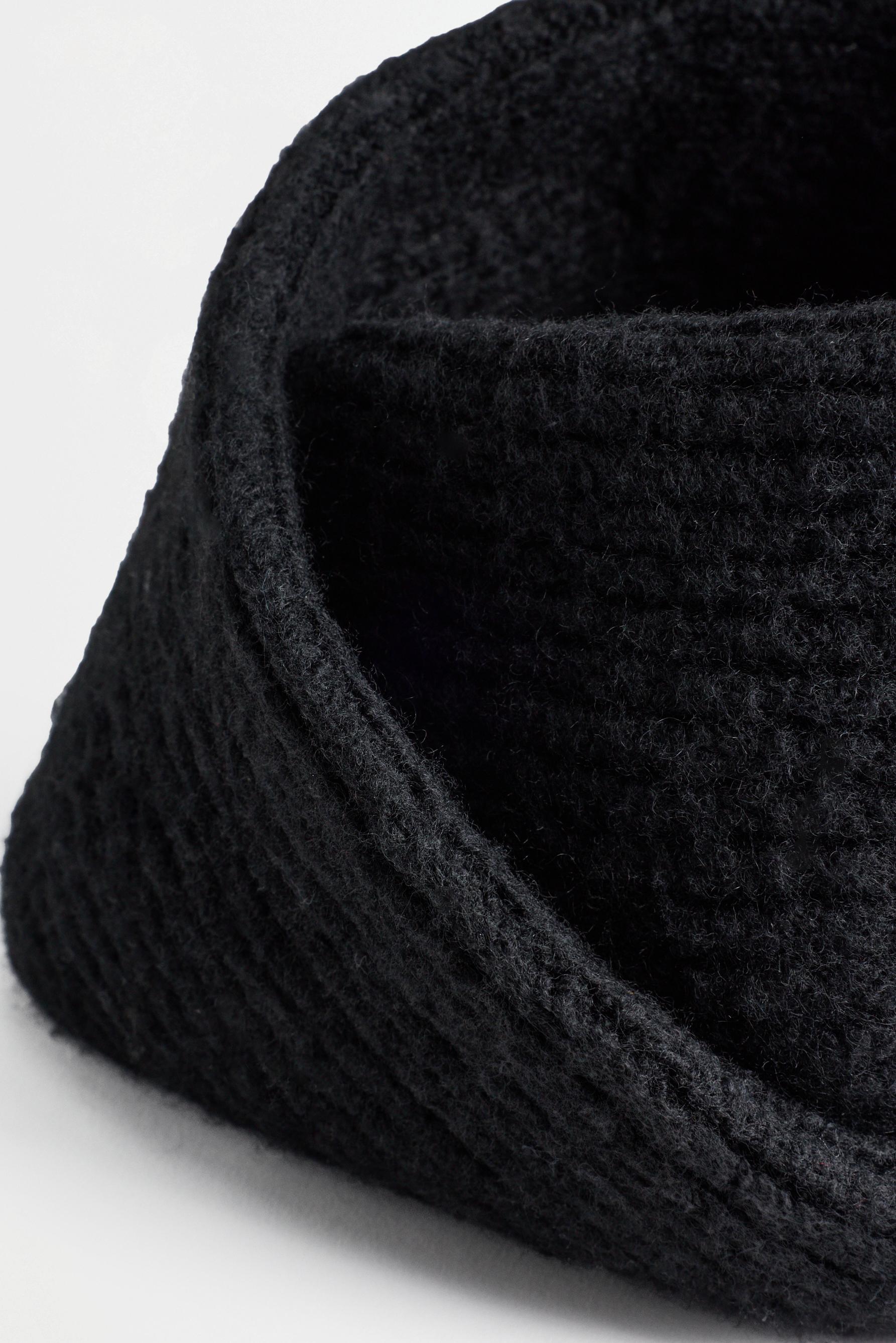 Ribbed knit snood — BLACK