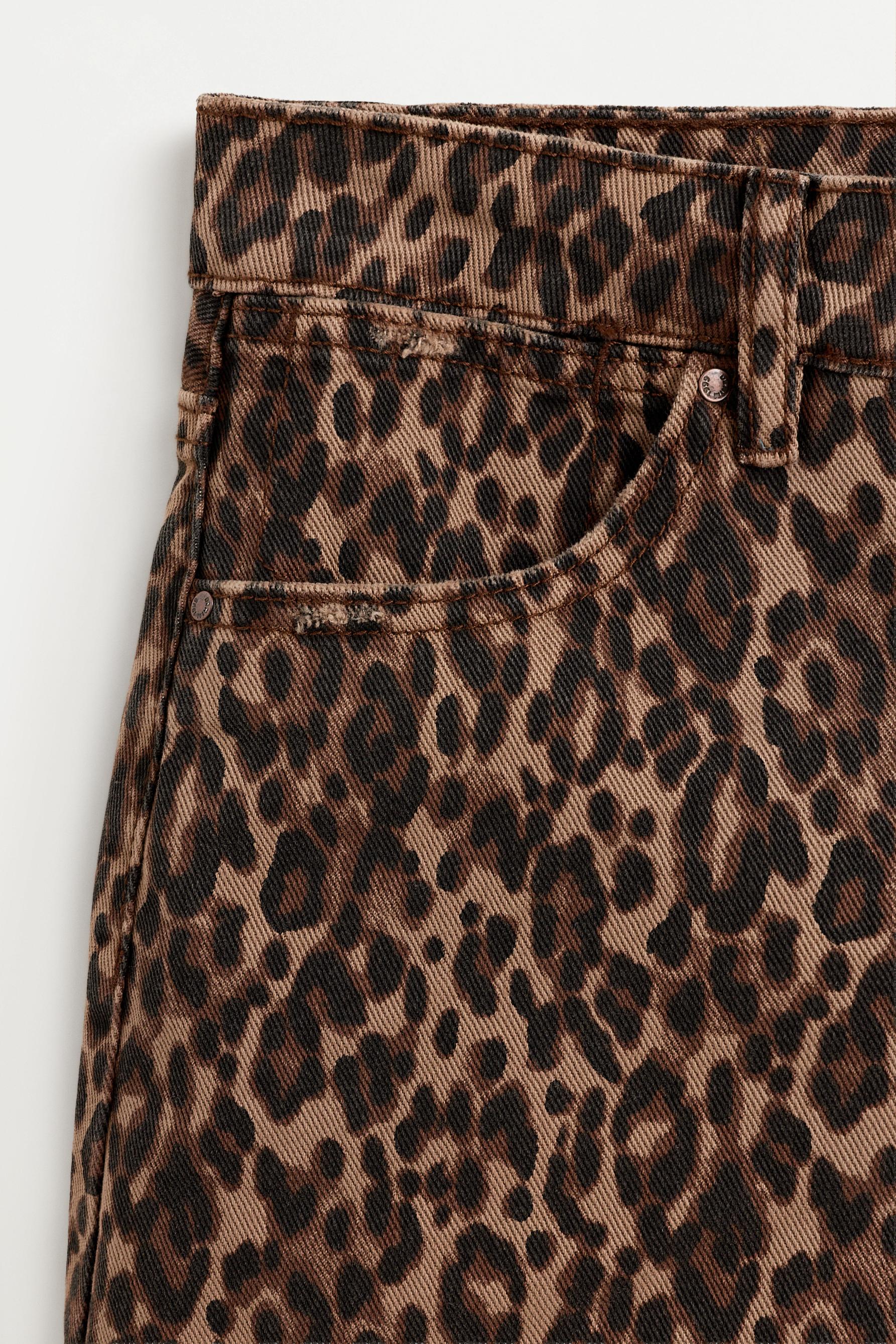 Leopard print mom fit denim shorts — LEOPARD PRINT
