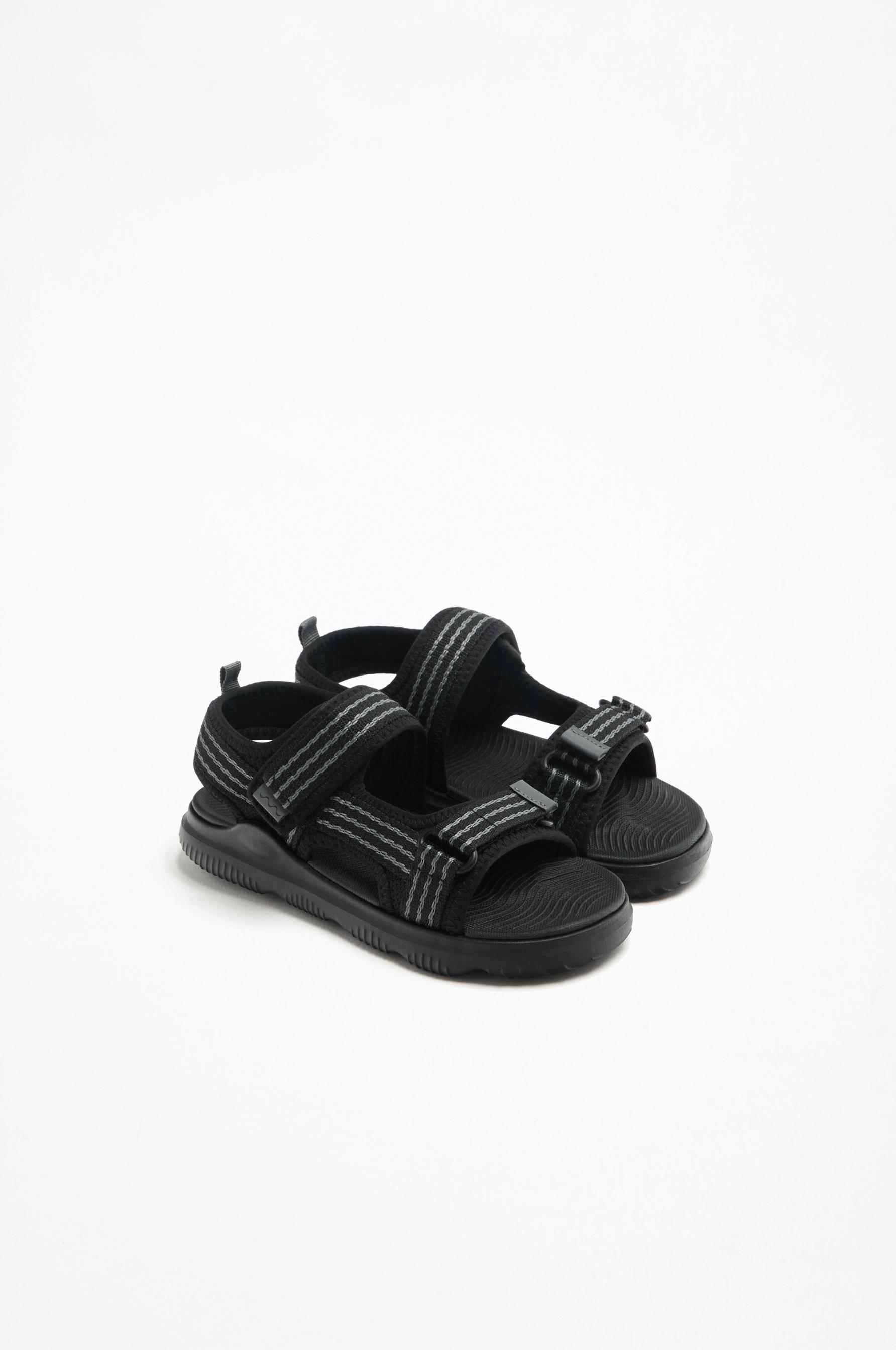 Printed athletic sandals — BLACK