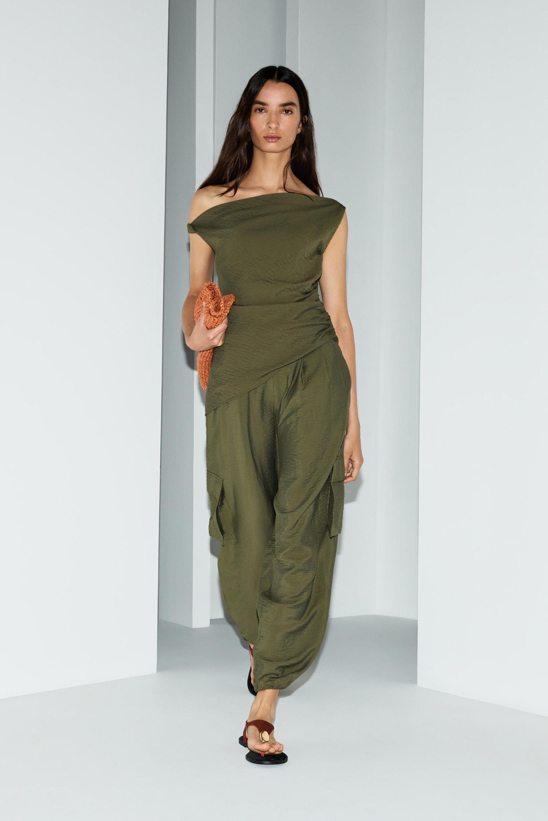 Asymmetric top — DARK KHAKI
